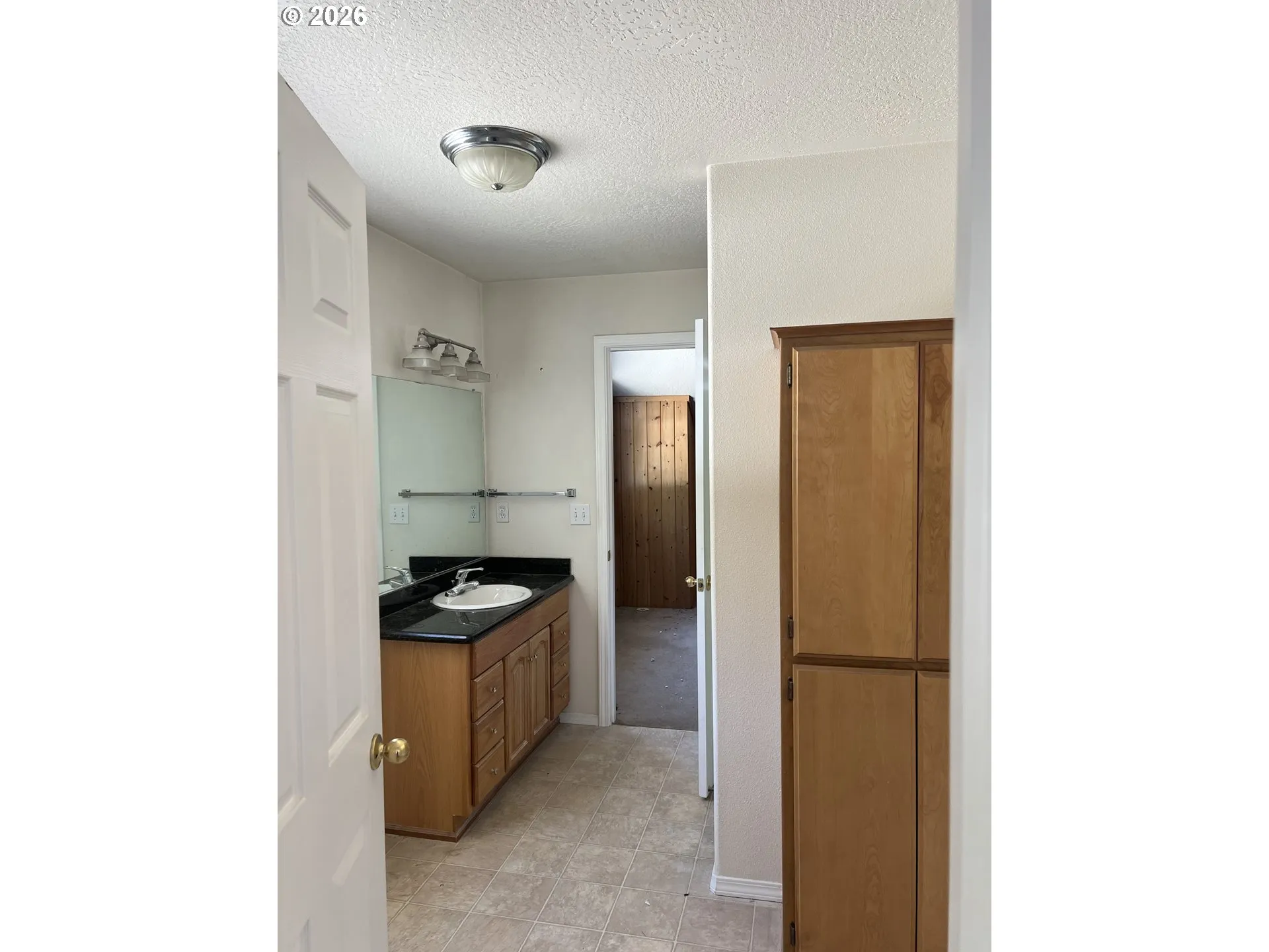 Bathroom-Upper