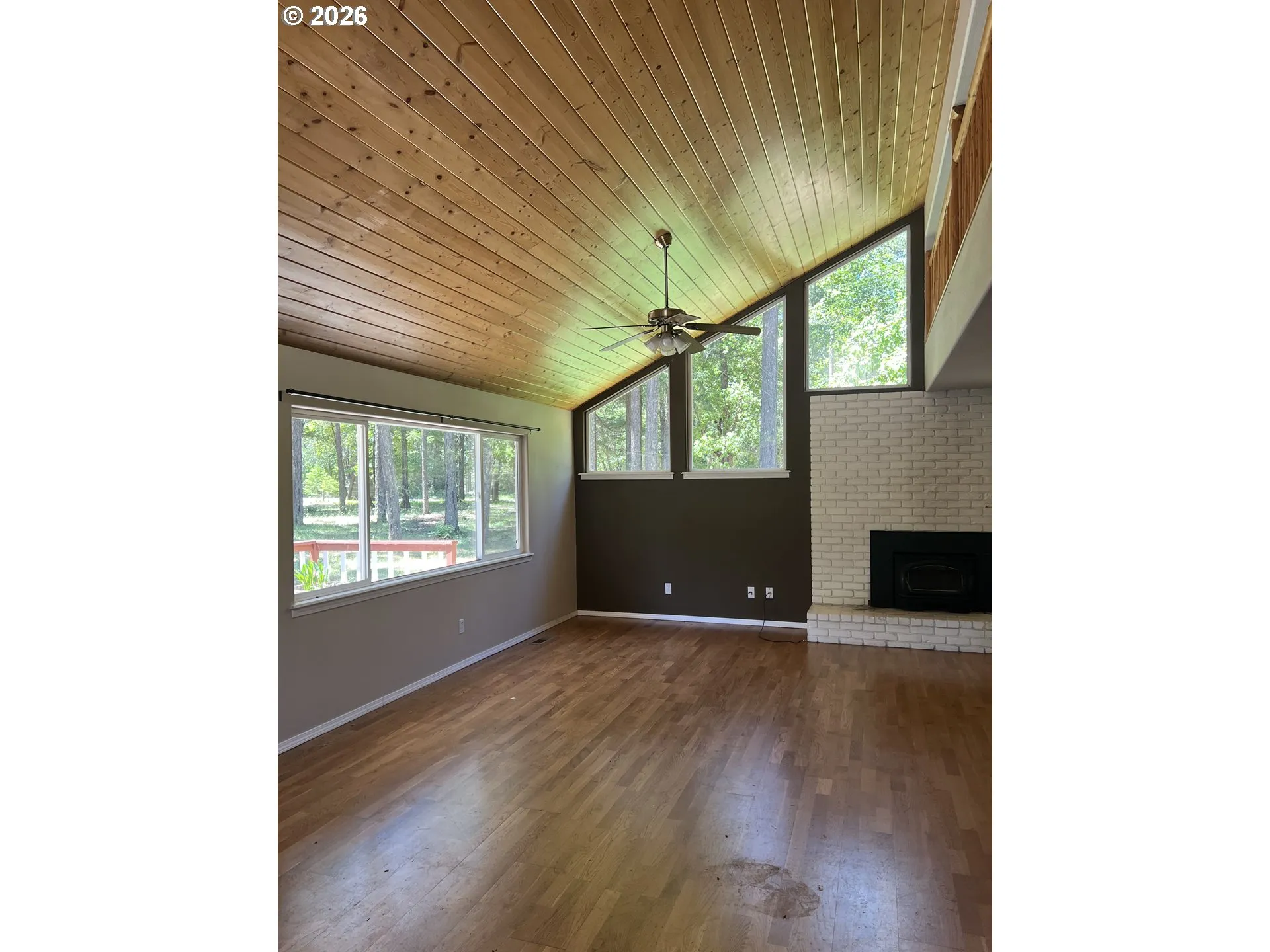 Living Room-Vaulted Ceilings