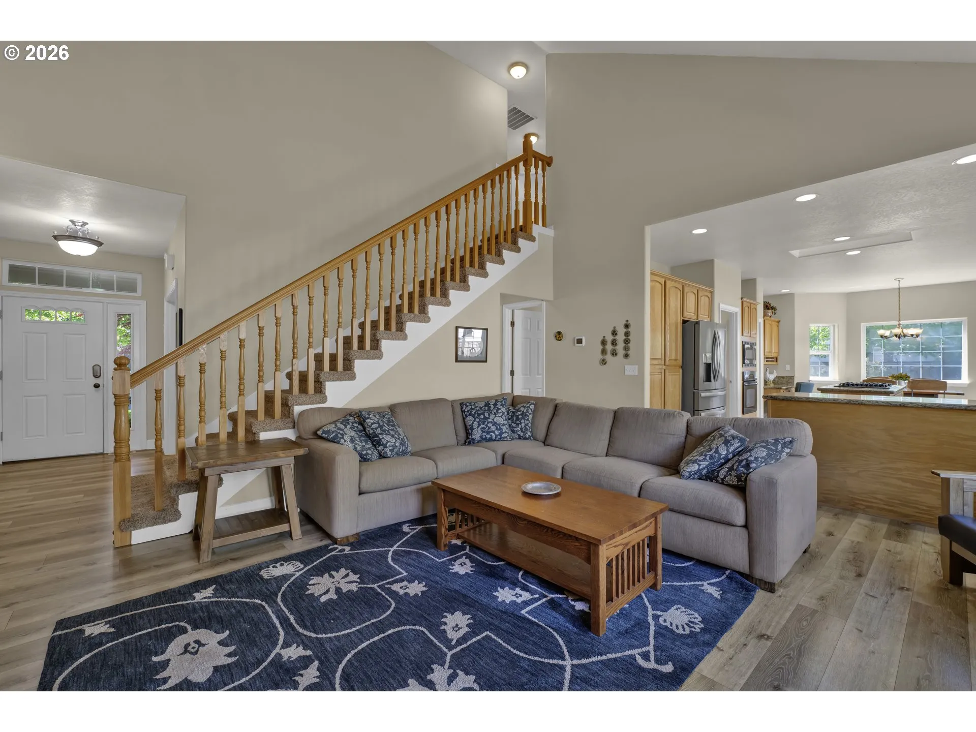 Living Room/Entrance