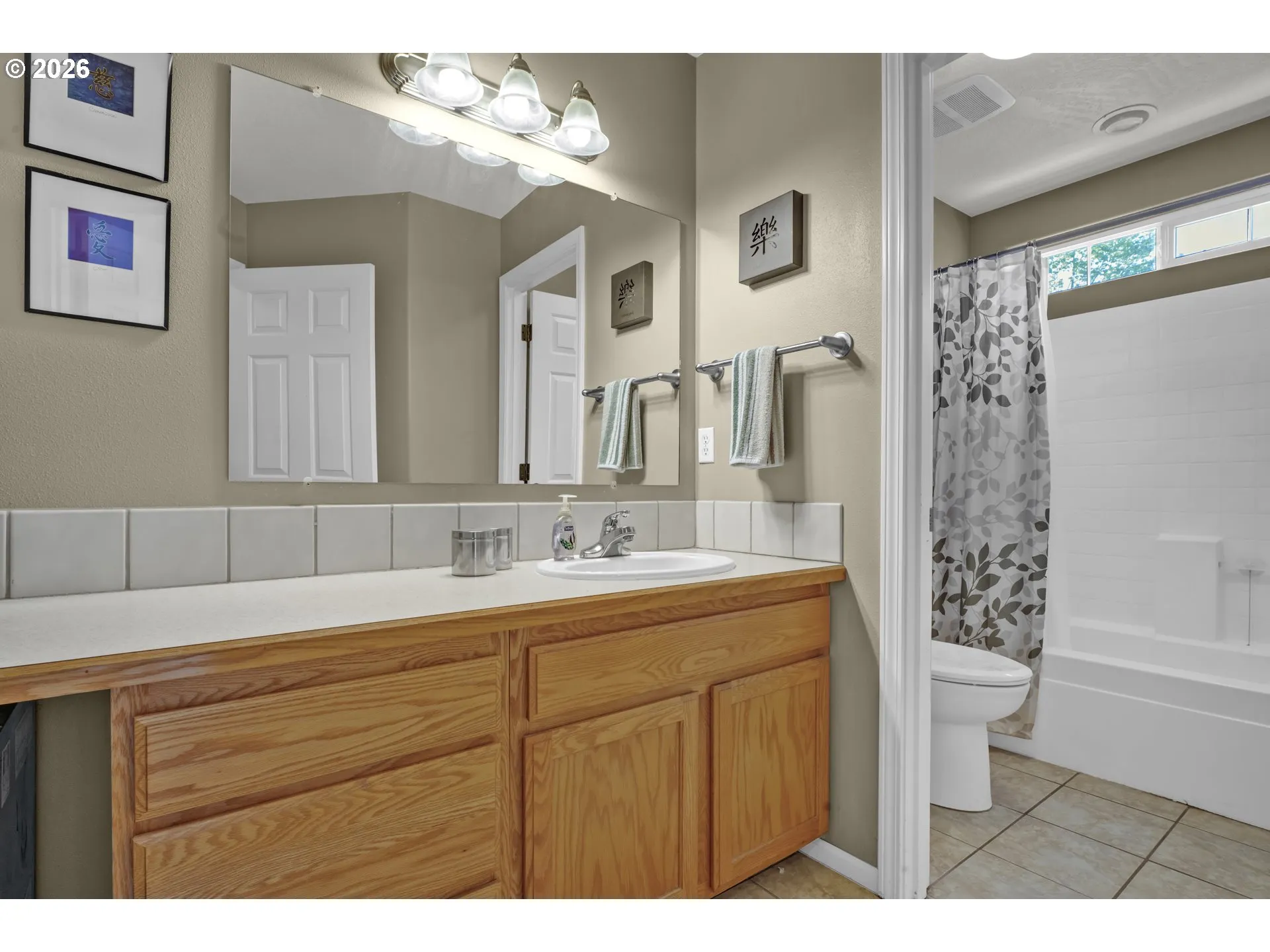 Bathroom-Upper