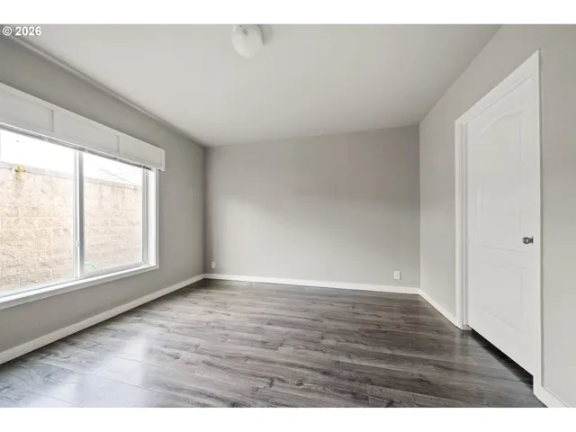Bedroom, Primary