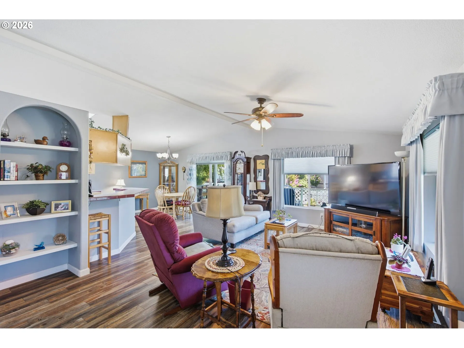 Living Room-Built-In Shelving