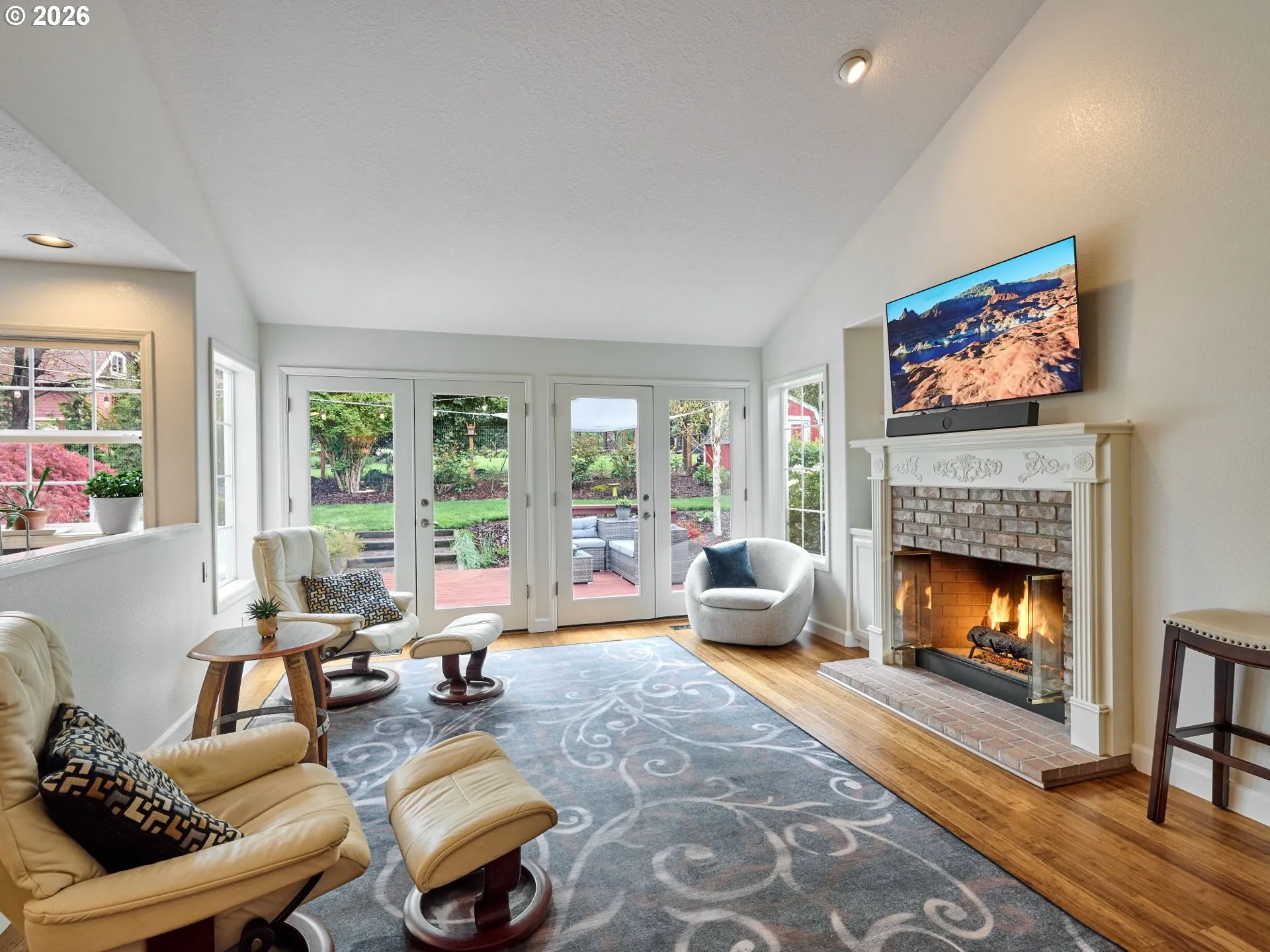 Living Room-Fireplace