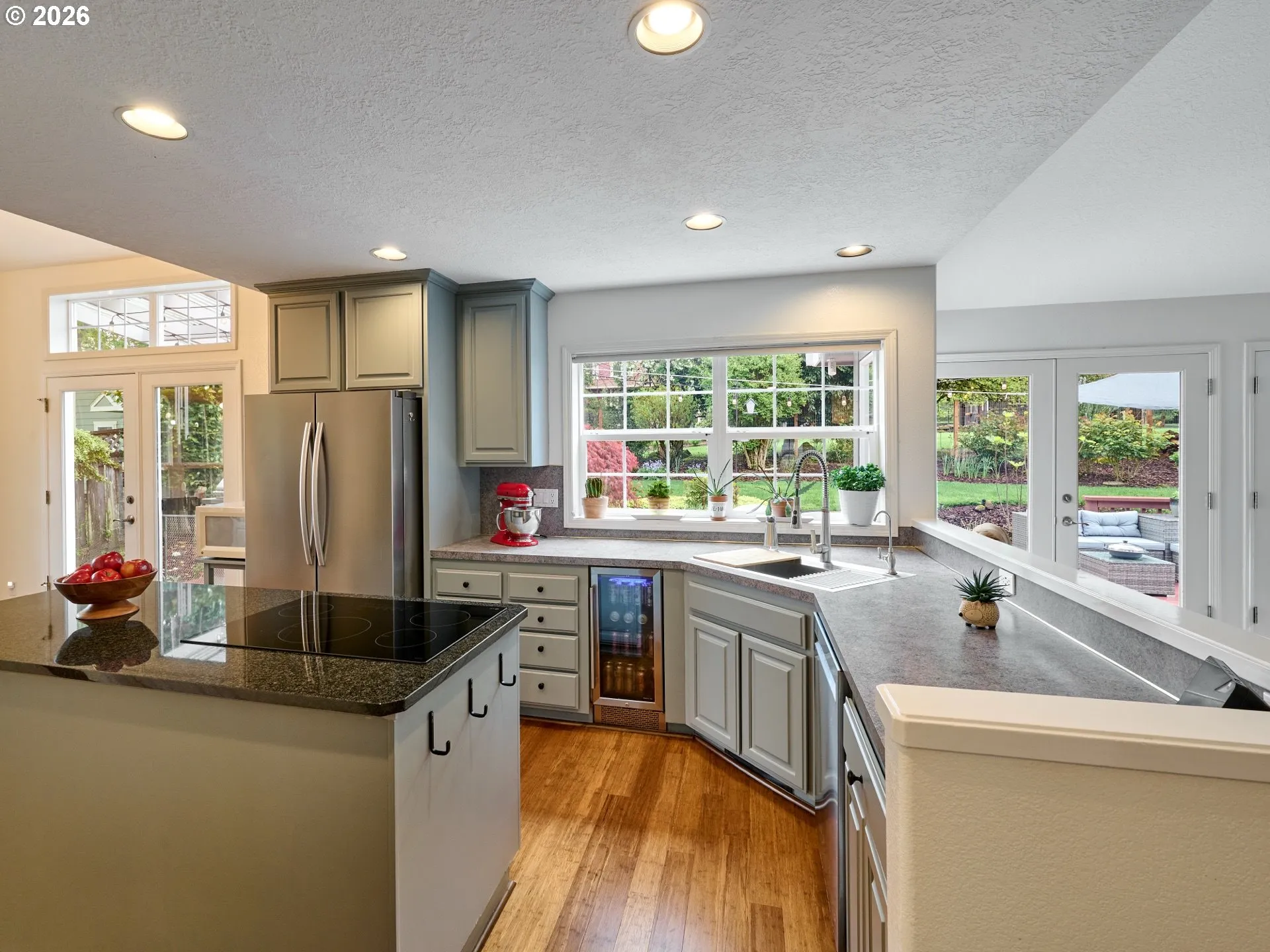 Kitchen-Cooking Island