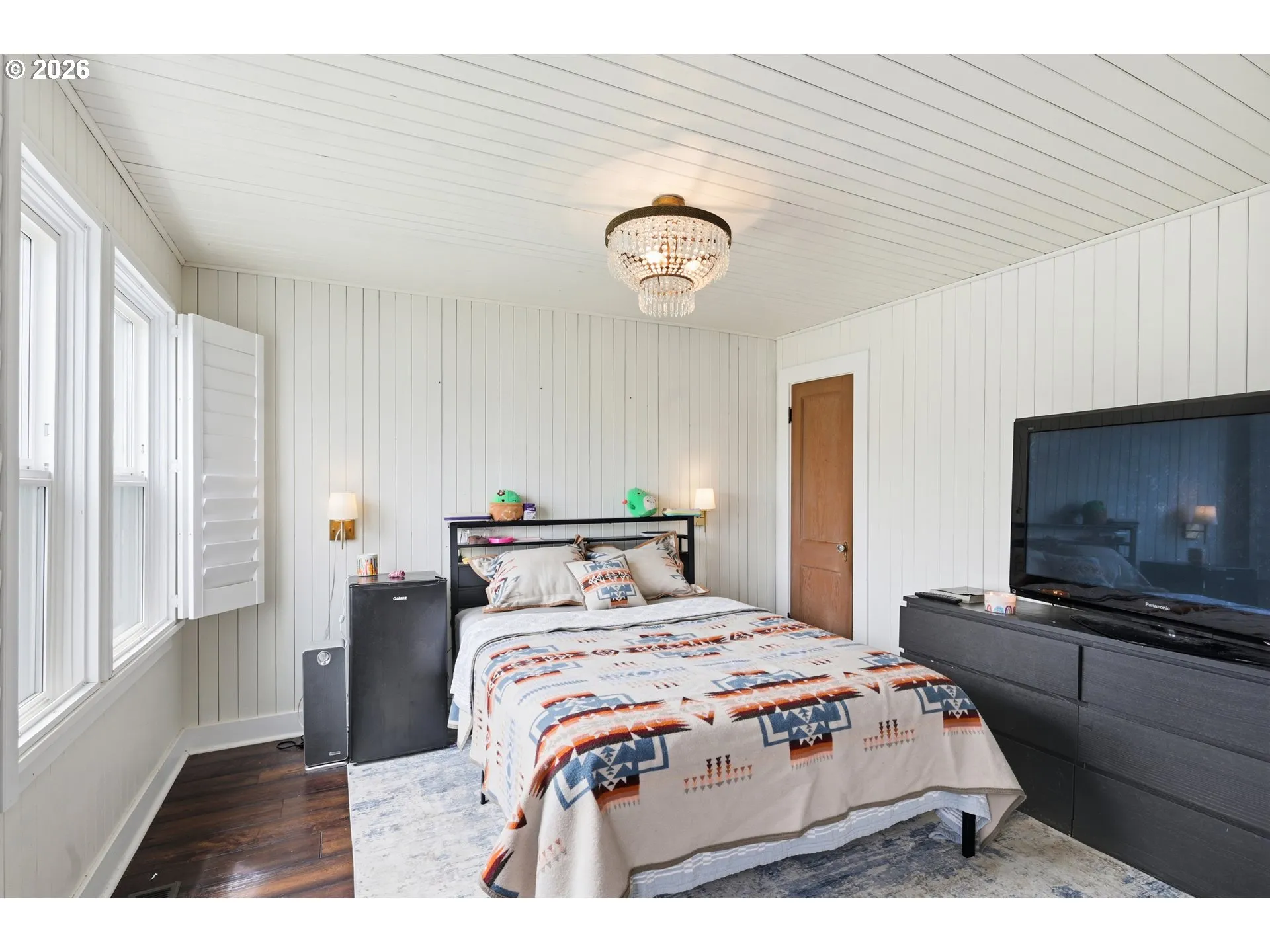 Primary Bedroom-Main
