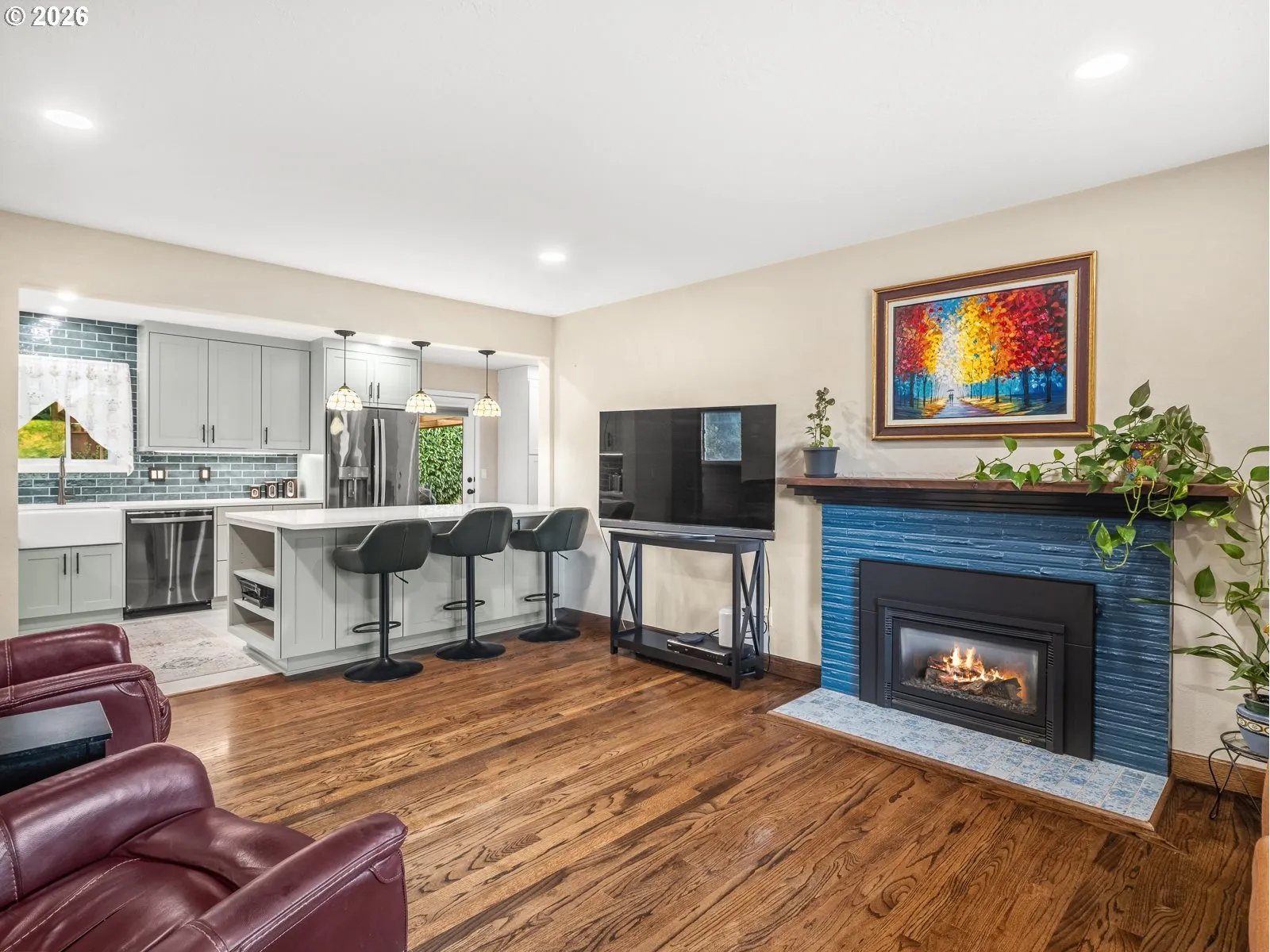 Living Room-Fireplace