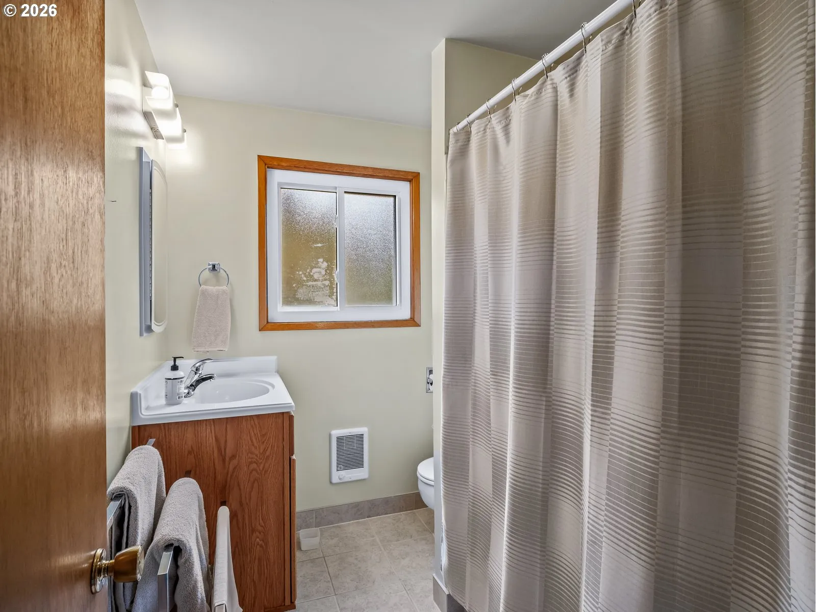 Bathroom-Upper