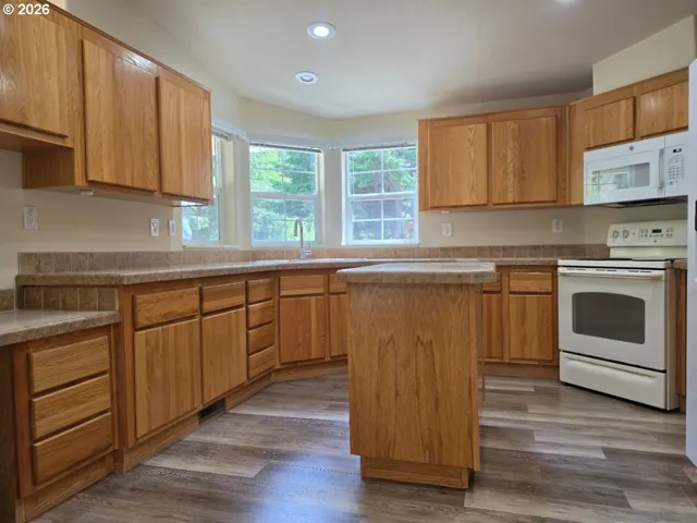 Kitchen-Island