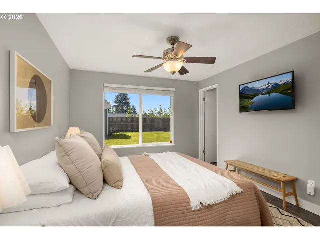 Bedroom, Primary