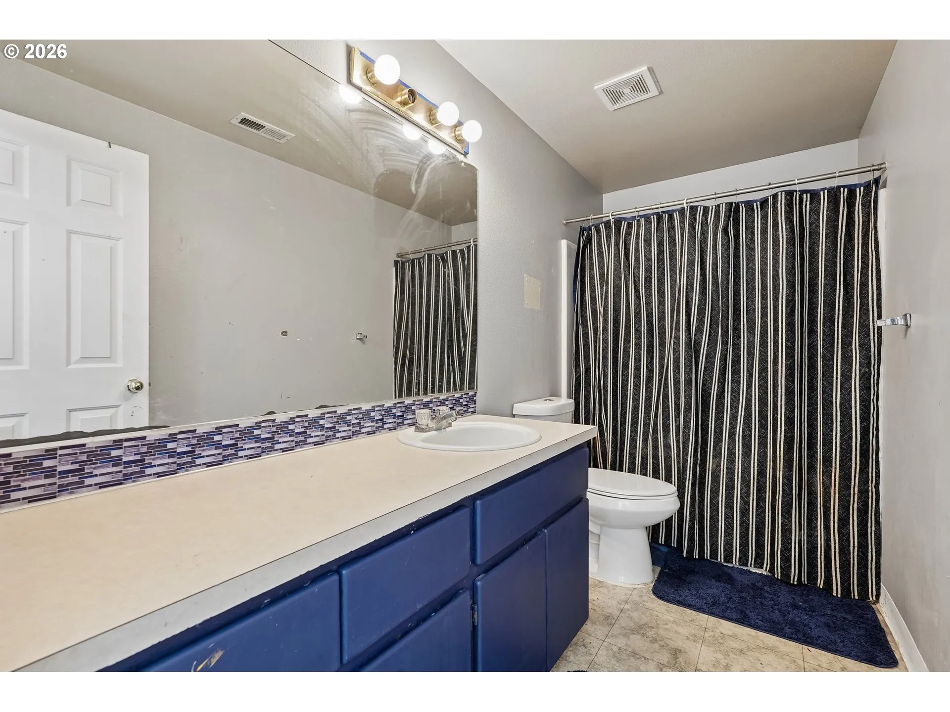 Bathroom-Upper
