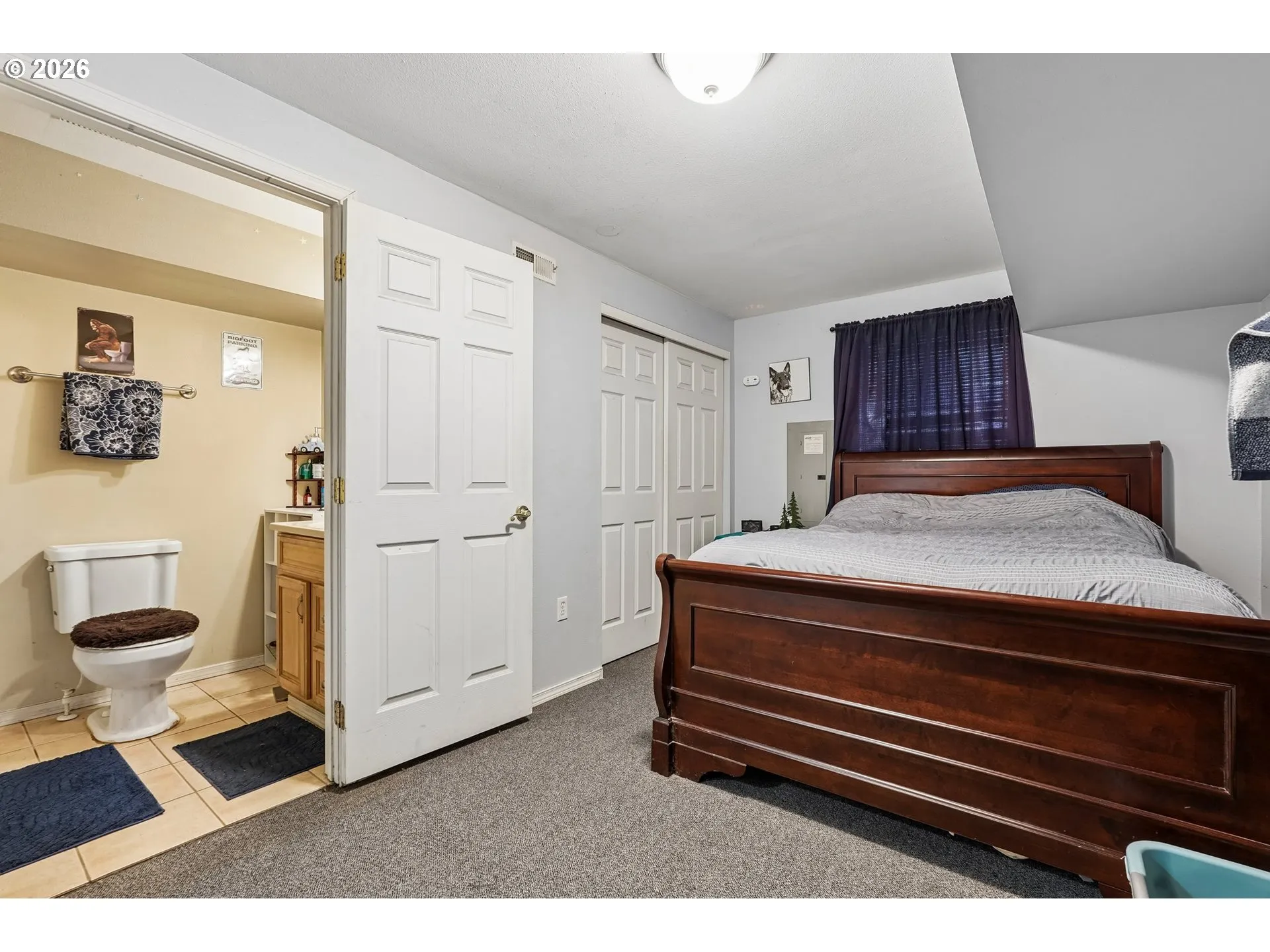 Bedroom-Full Bathroom
