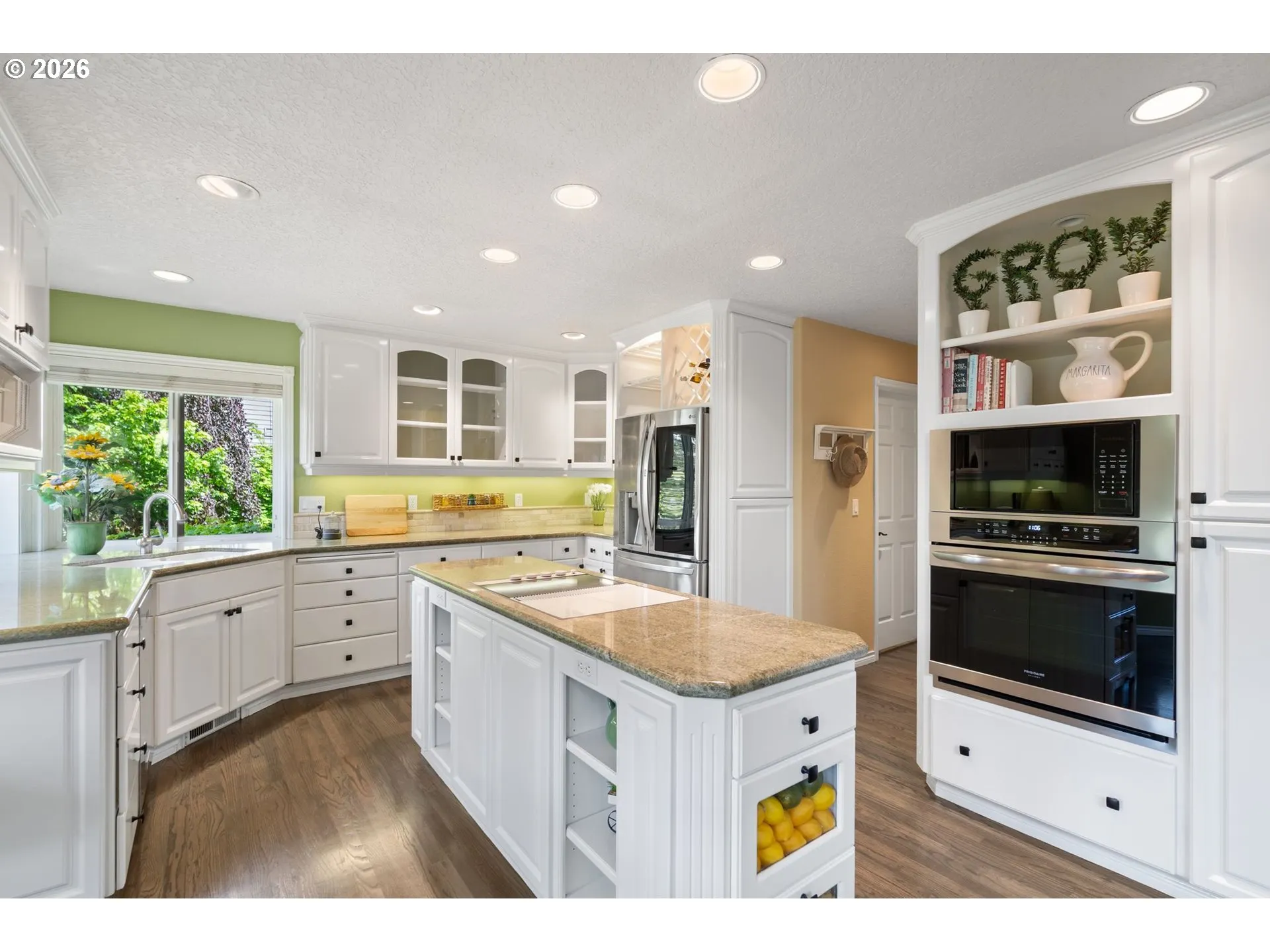 Kitchen-Cooking Island