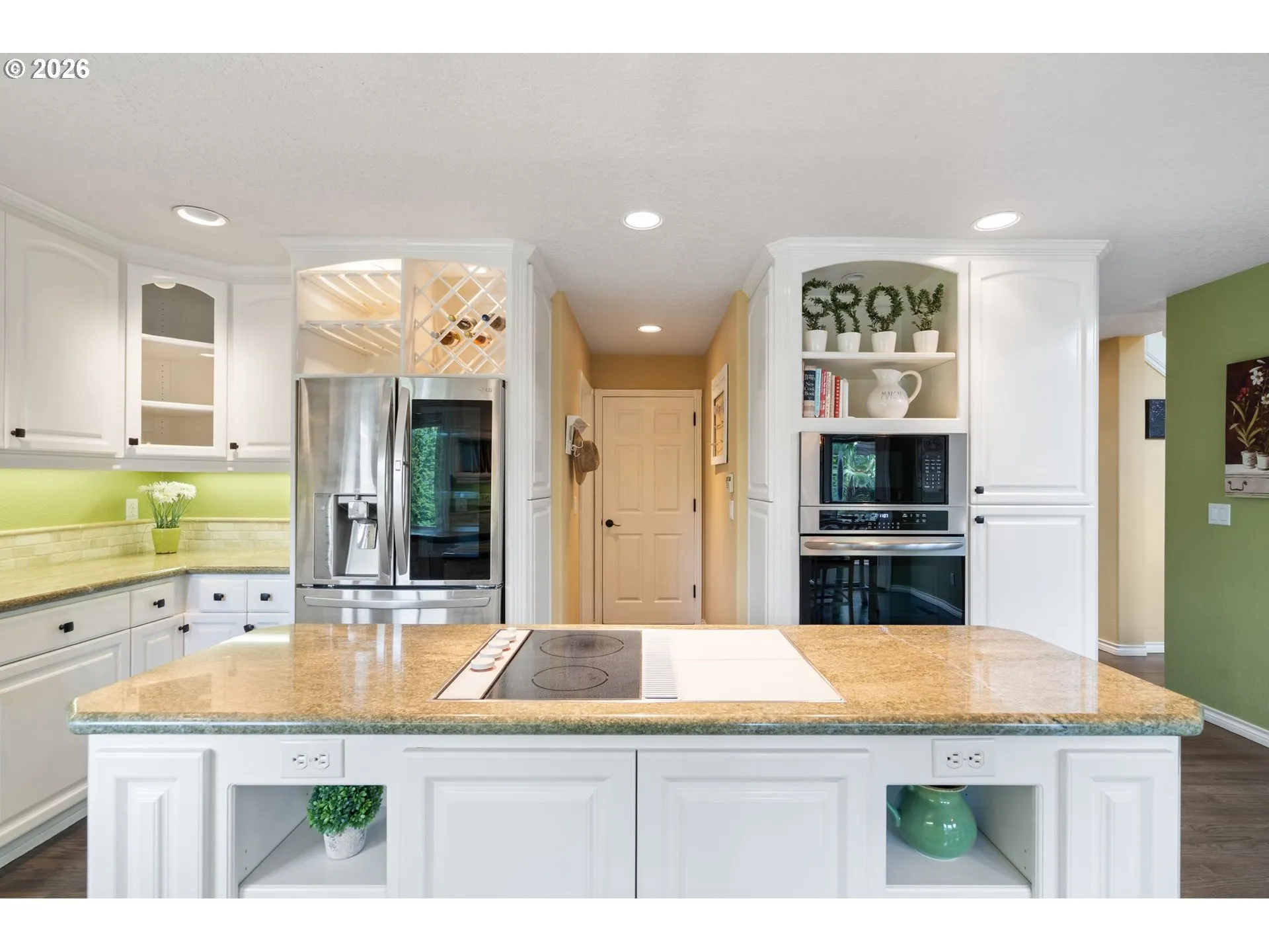 Kitchen-Cooking Island