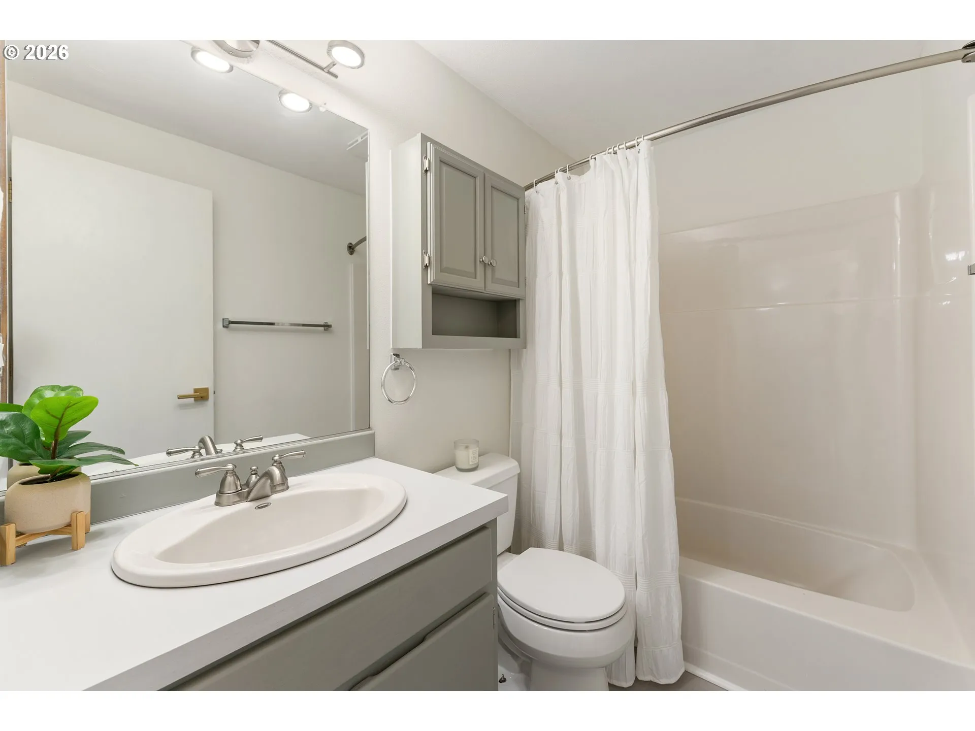 Bathroom-Hall