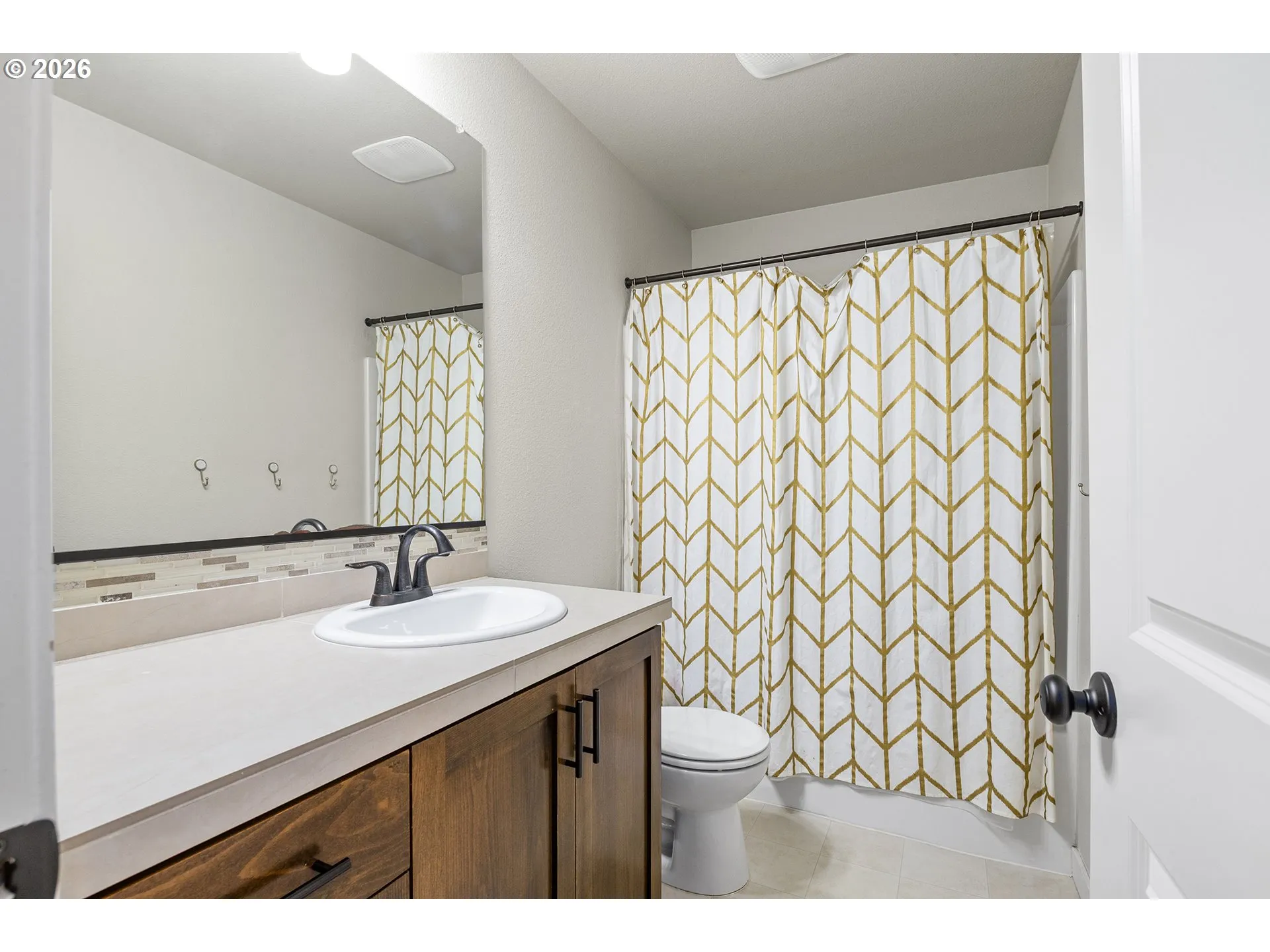 Bathroom-Upper