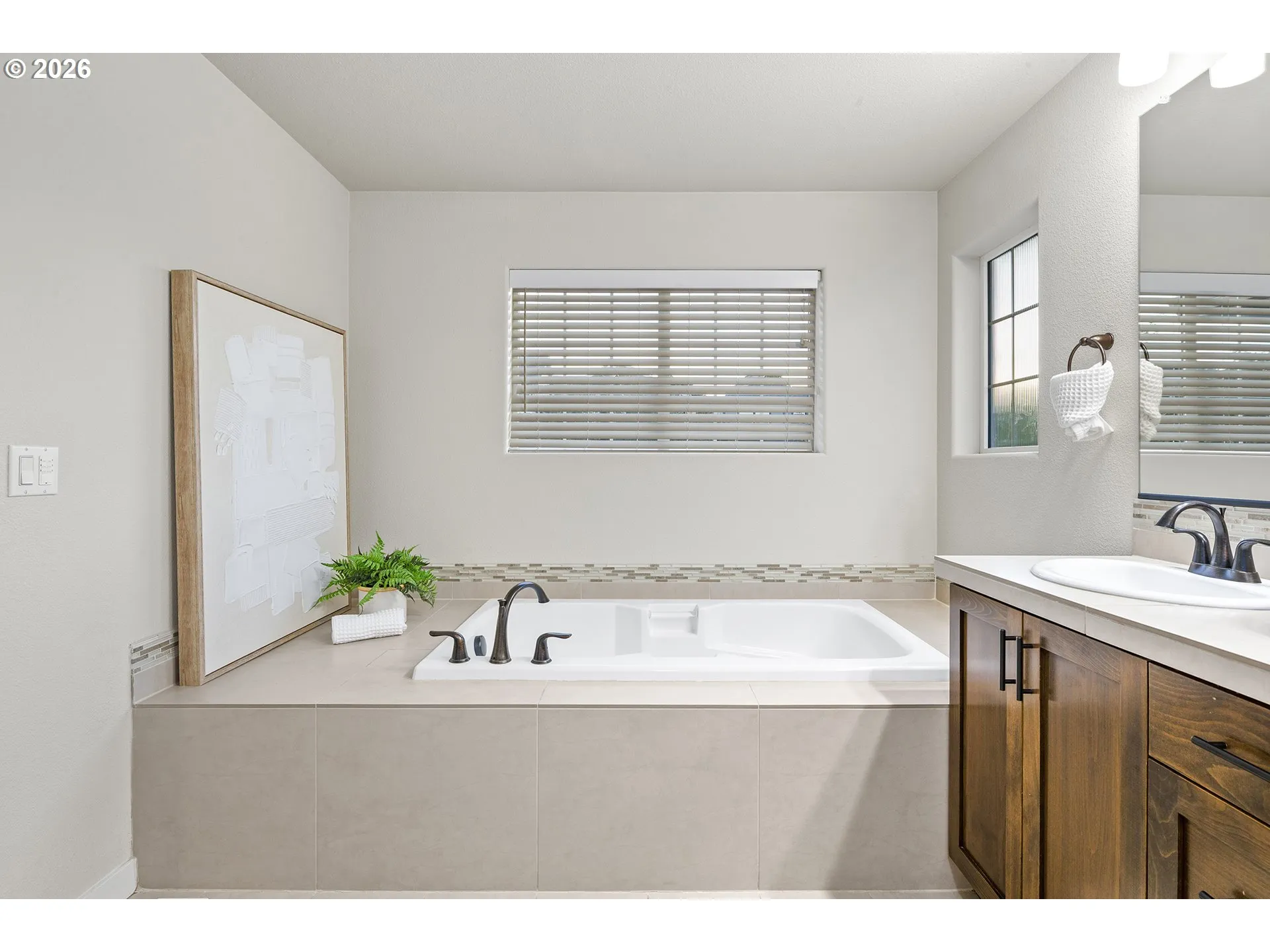 Bathroom, Attached-Garden Tub