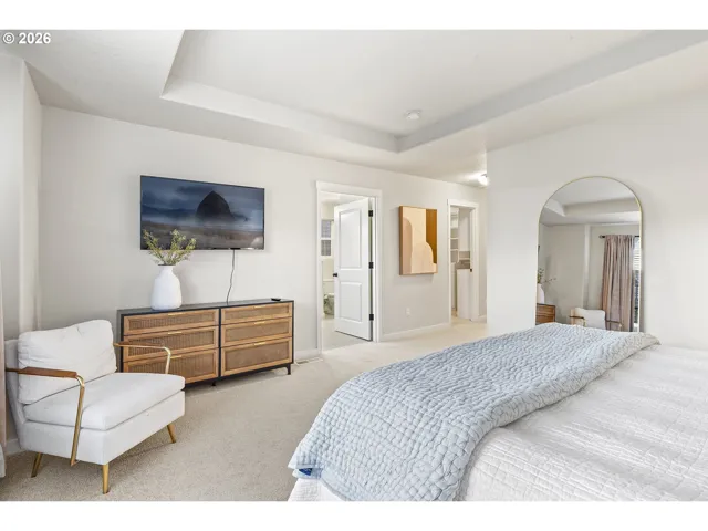 Primary Bedroom-Upper