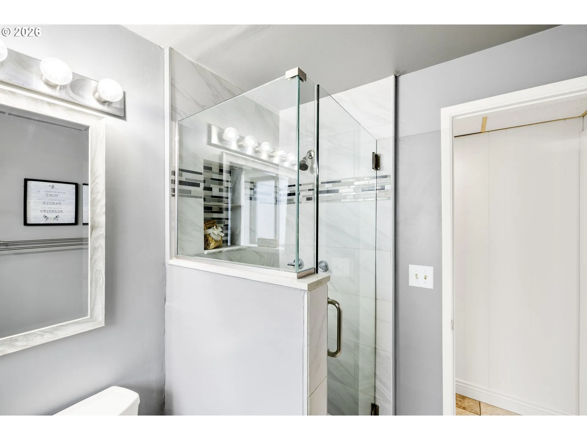 Bathroom-Walk in Shower