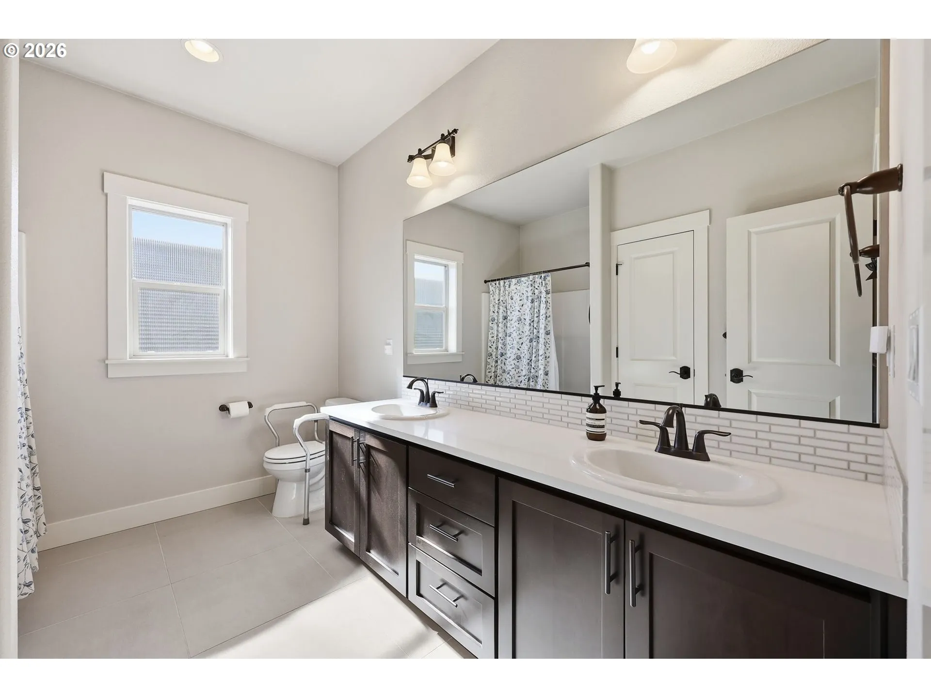 Bathroom-Upper