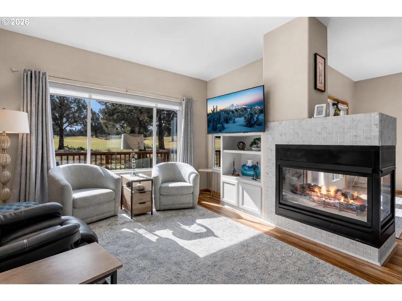 Living Room-Fireplace