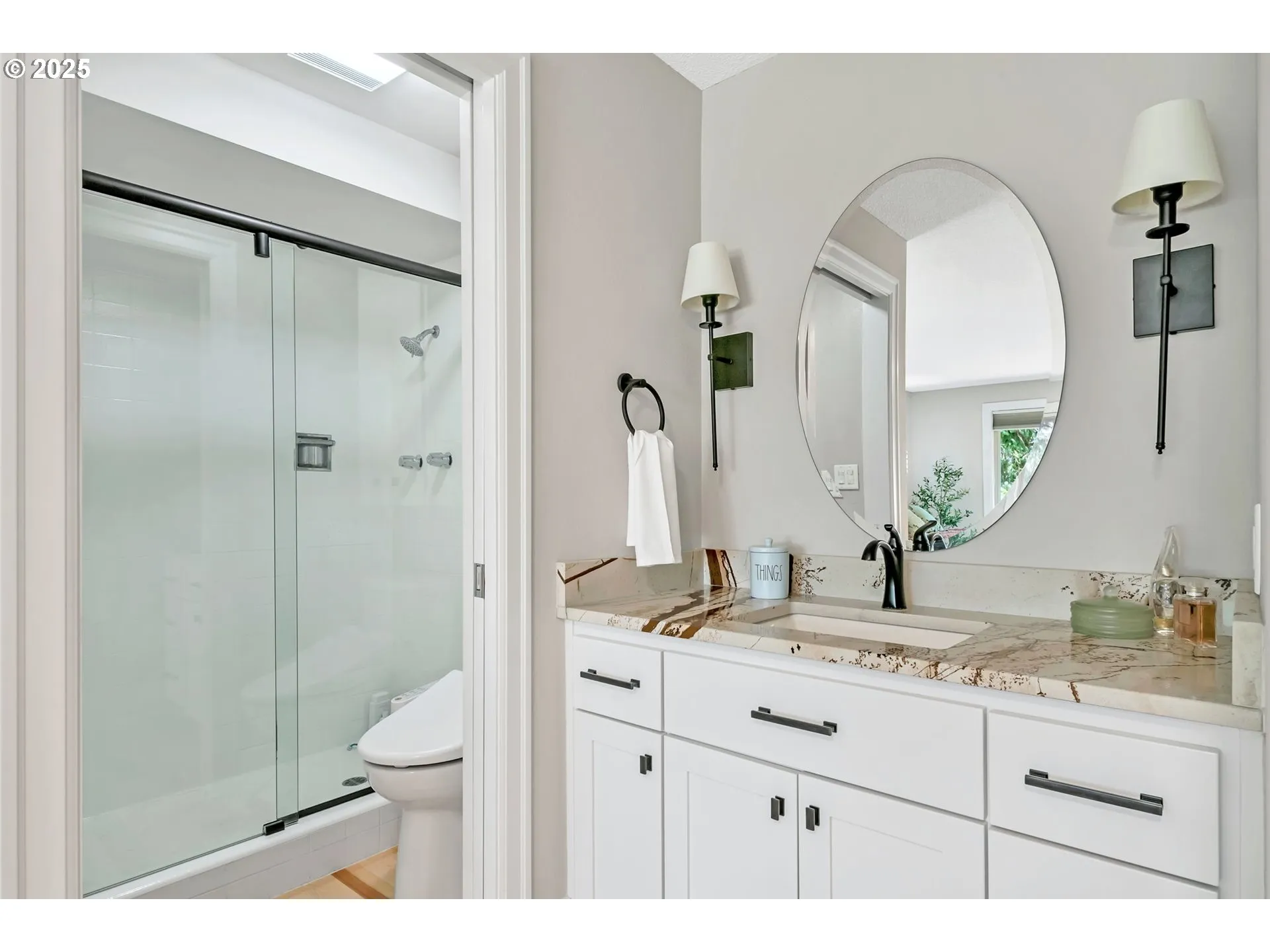Bedroom-Full Bathroom