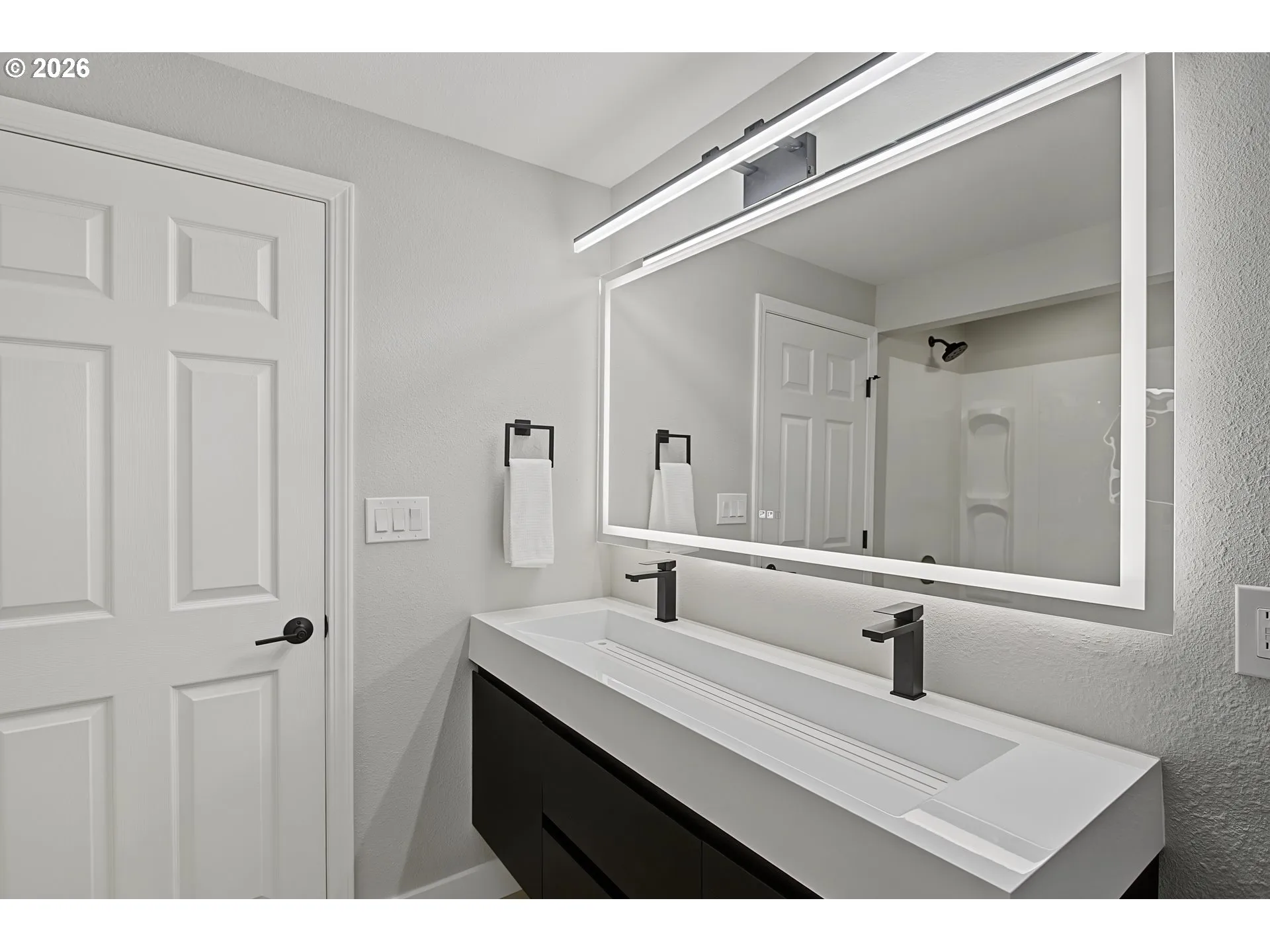 Bathroom-Upper
