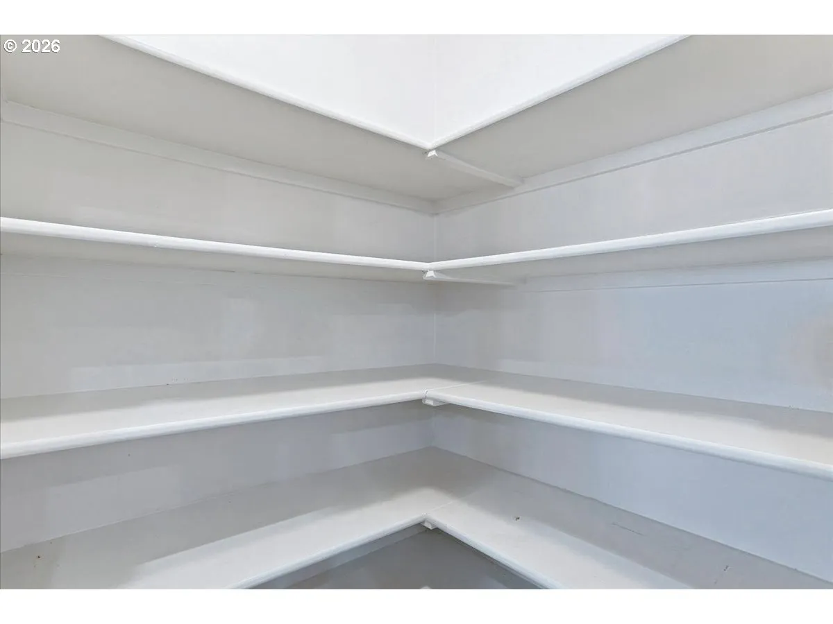 Bedroom, Owner's Suite-Walk-In Closet