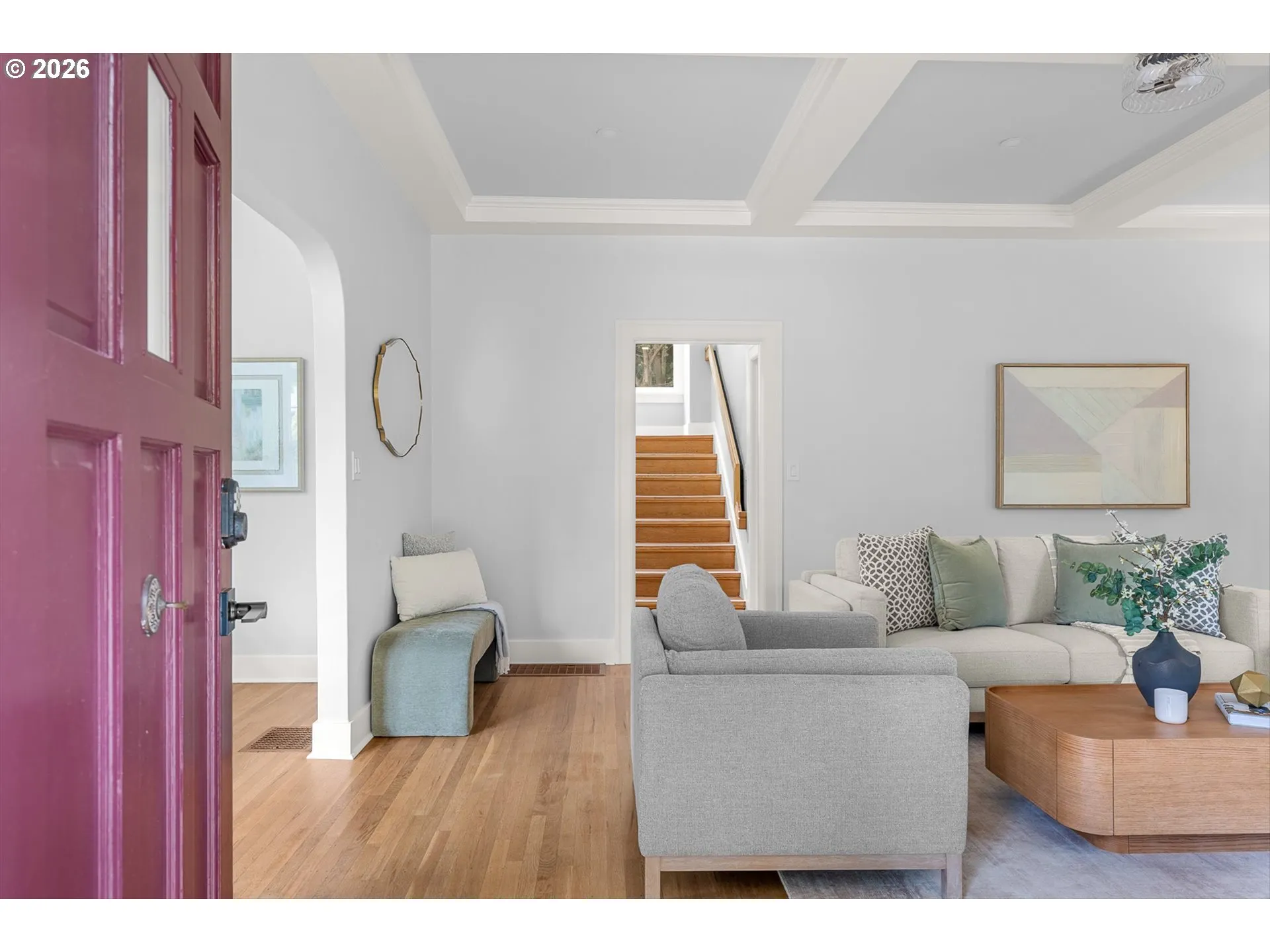 Living Room/Entrance