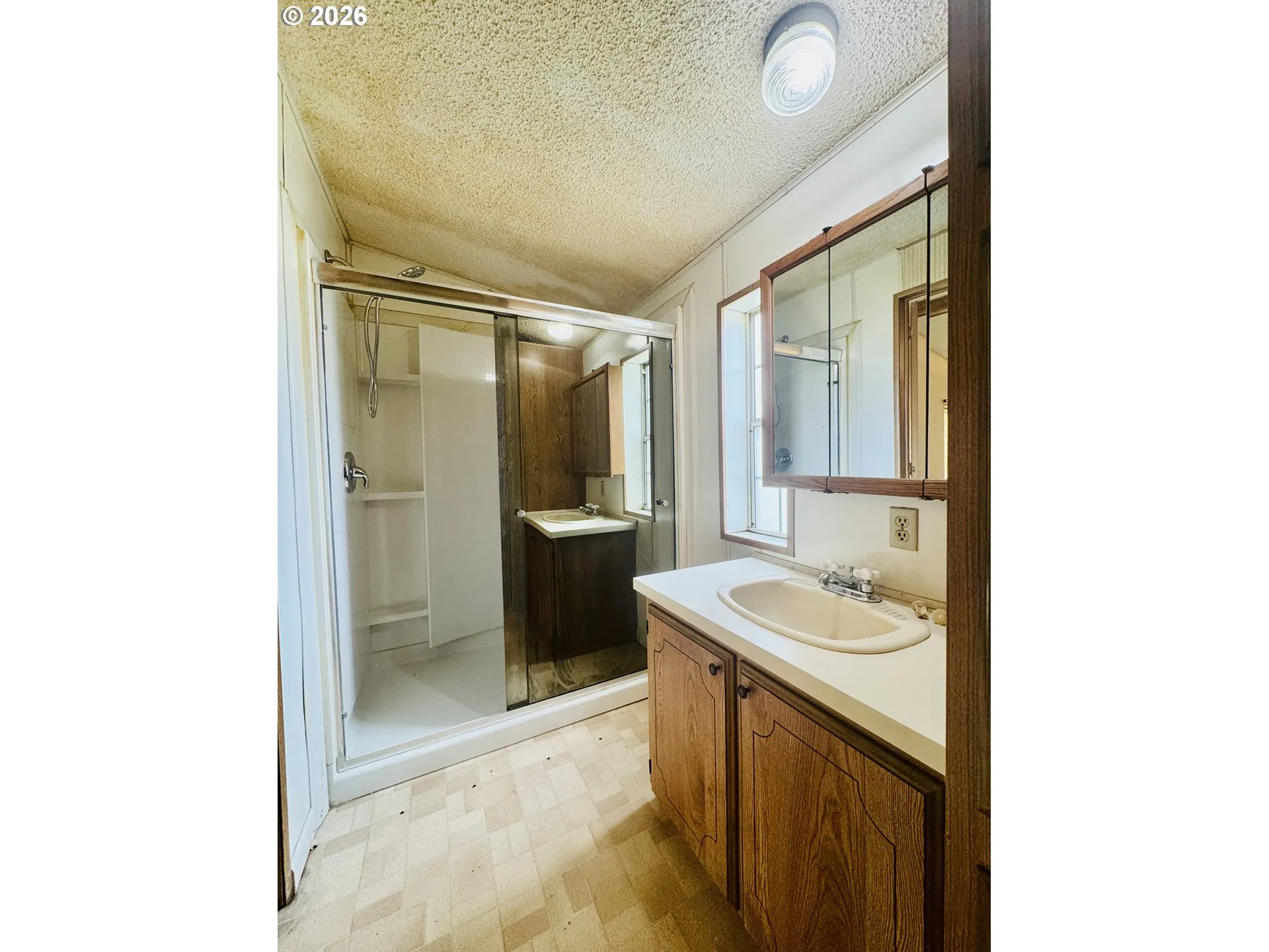 Bathroom, Attached