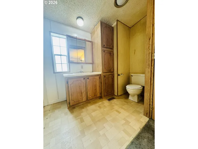 Bathroom, Attached