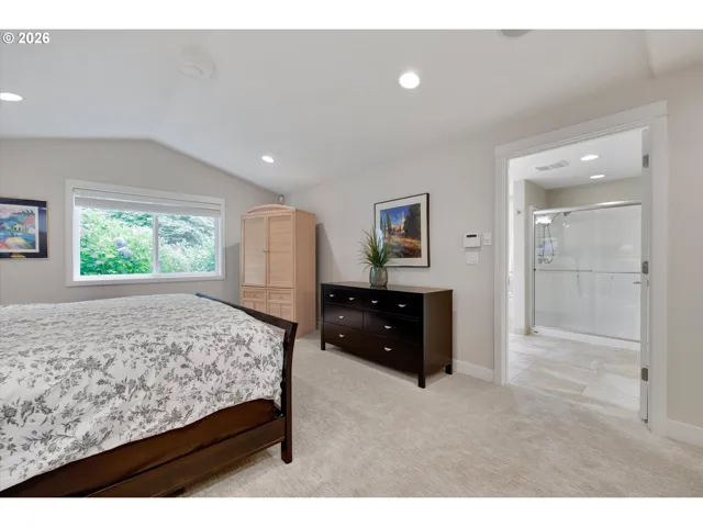 Bedroom, Primary-Vaulted Ceilings