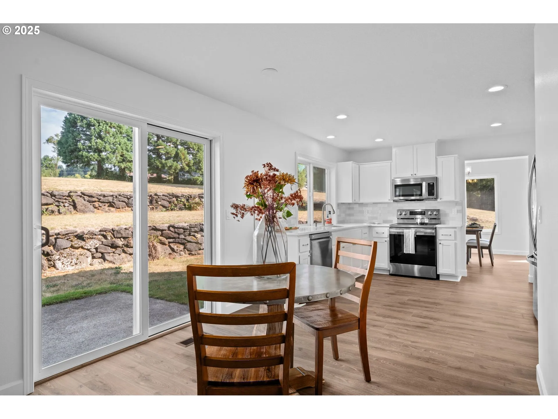 Kitchen/Nook-Eating Area