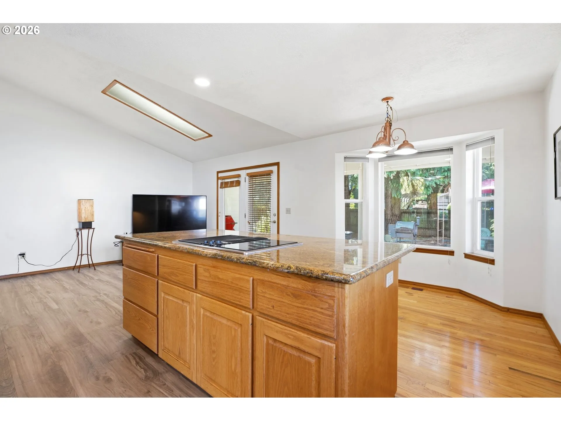 Kitchen/Nook-Island