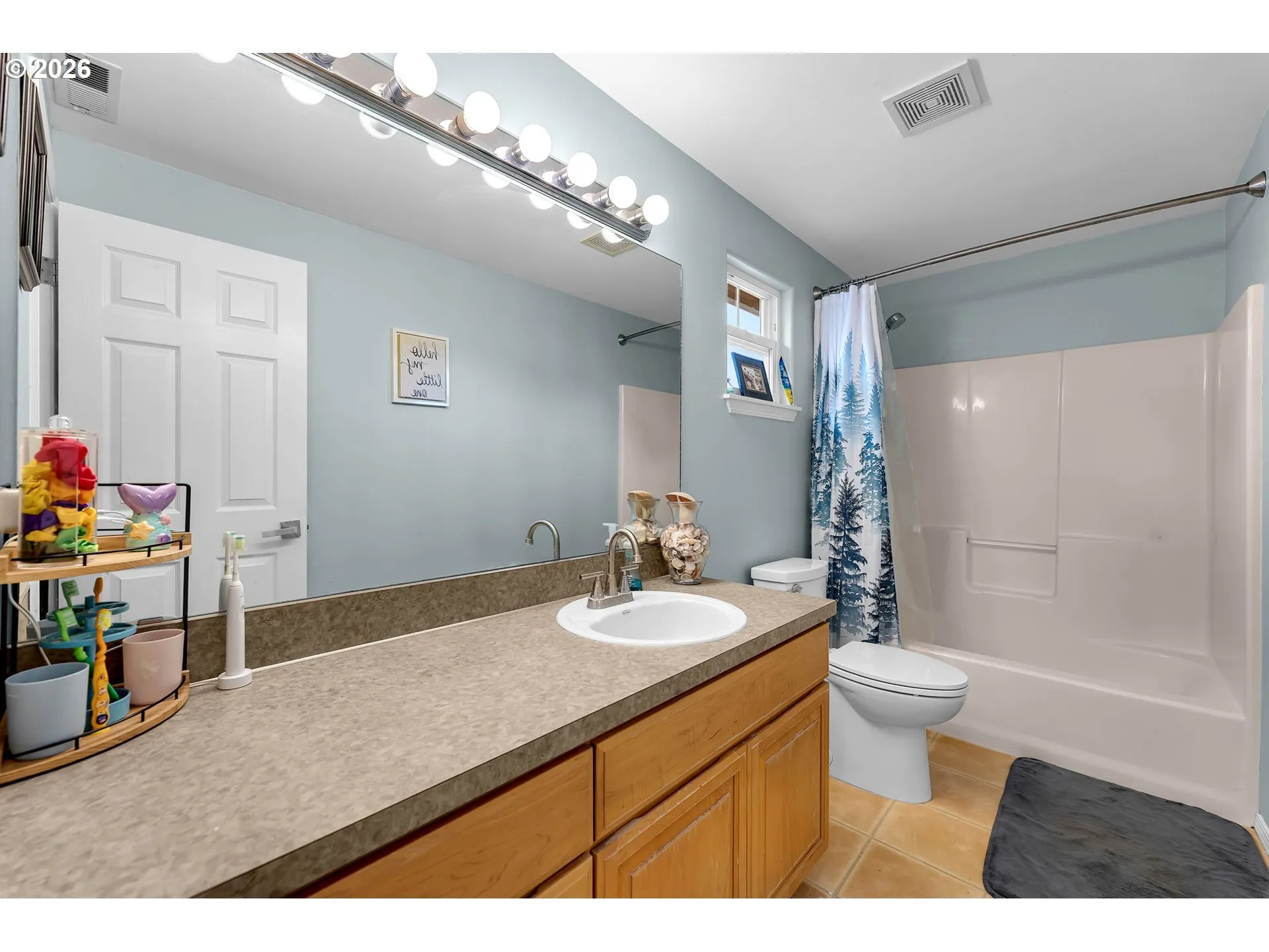 Bathroom-Upper