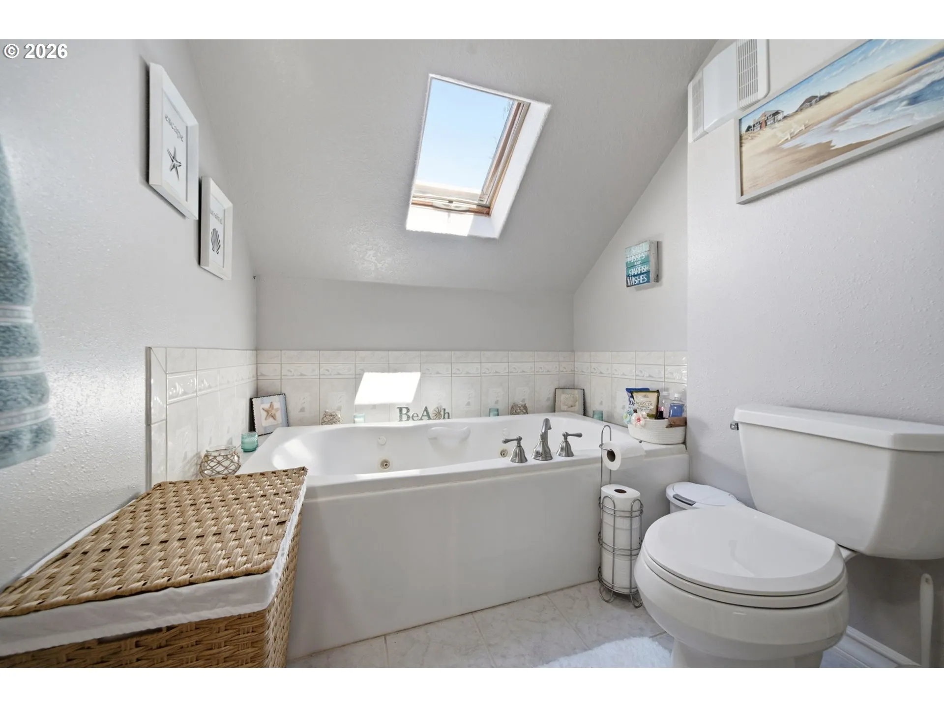 Bathroom, Attached-Garden Tub