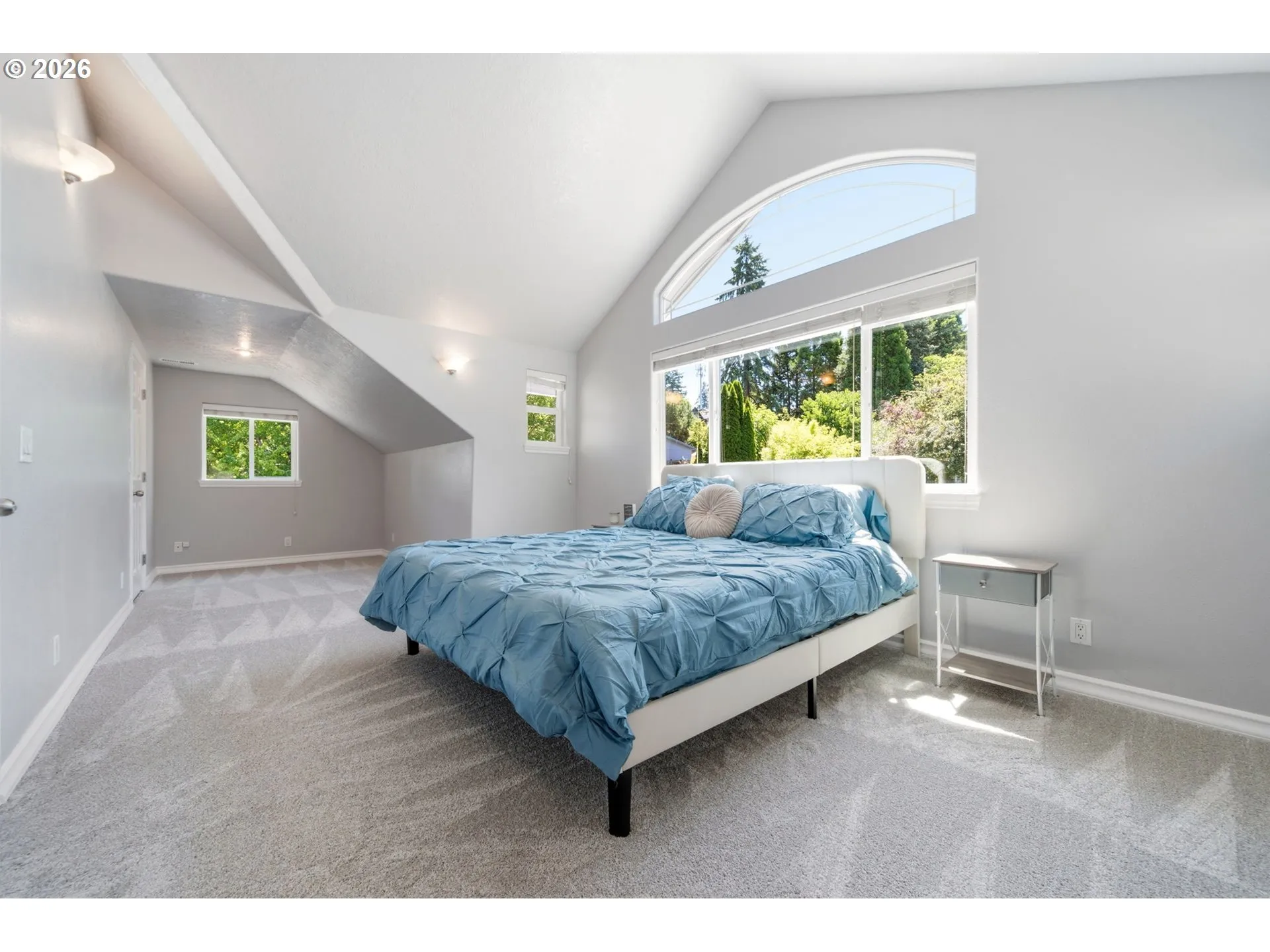 Bedroom, Primary-Vaulted Ceilings
