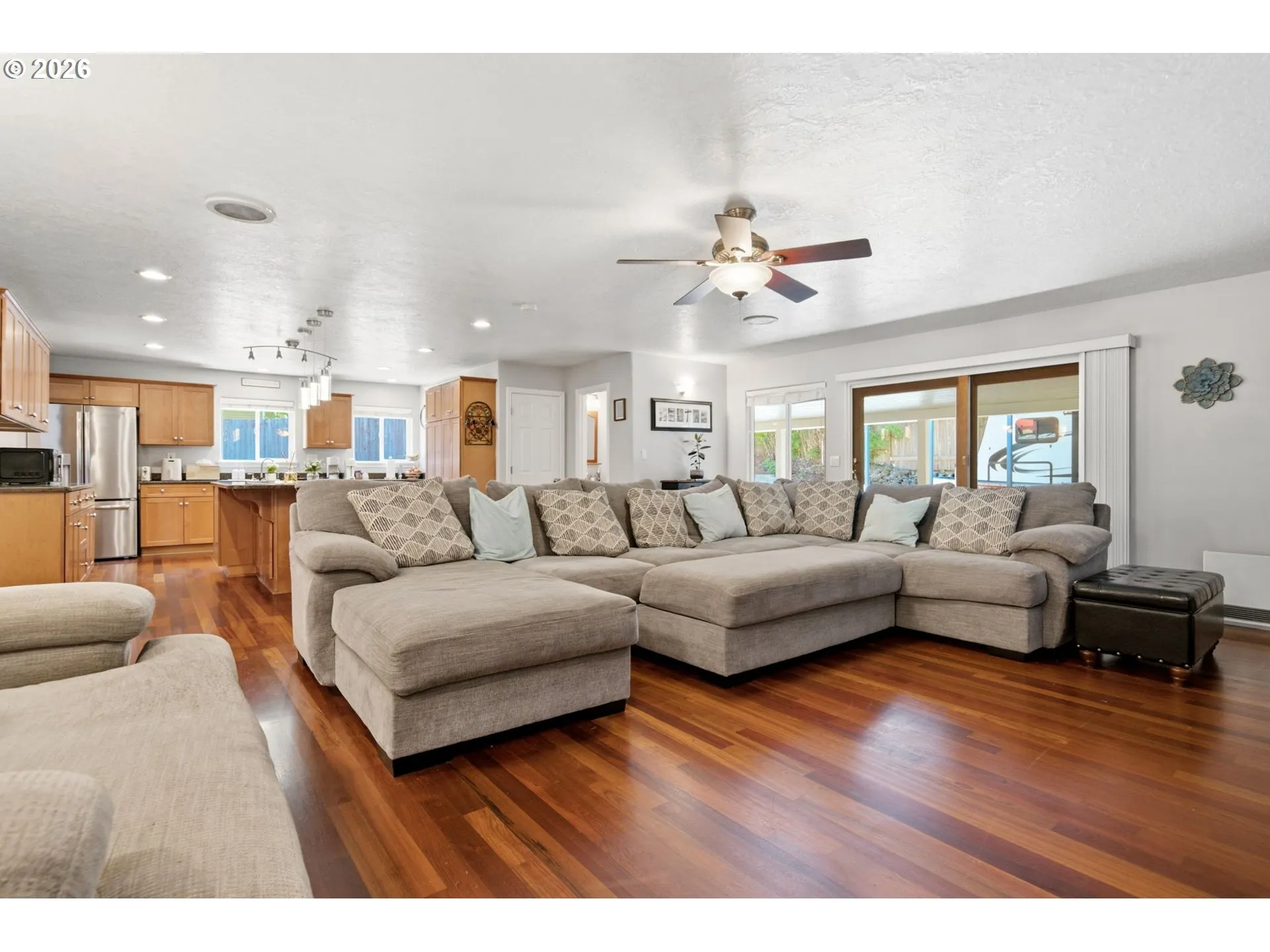 Living Room-Ceiling Fan