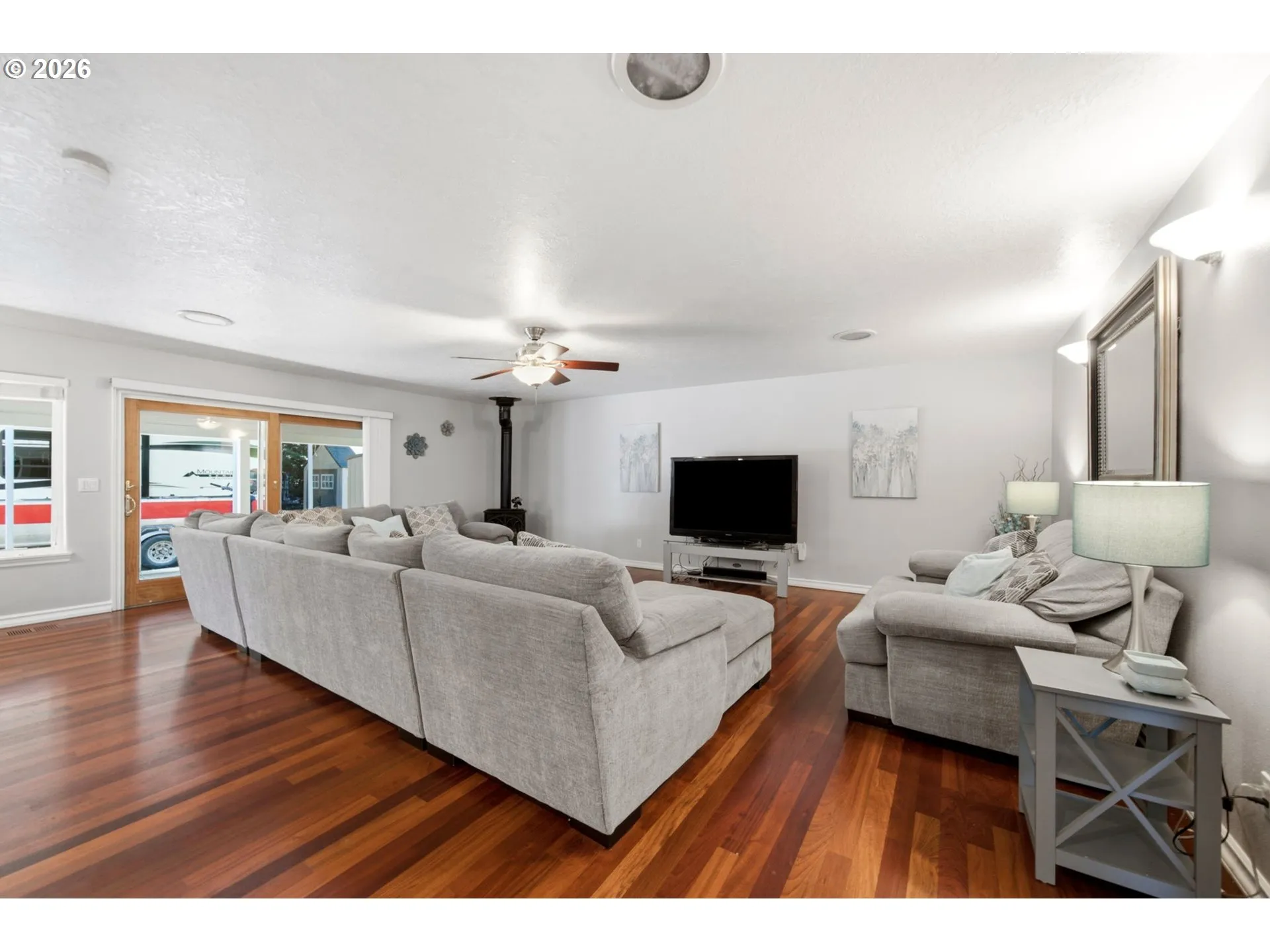 Living Room-Ceiling Fan