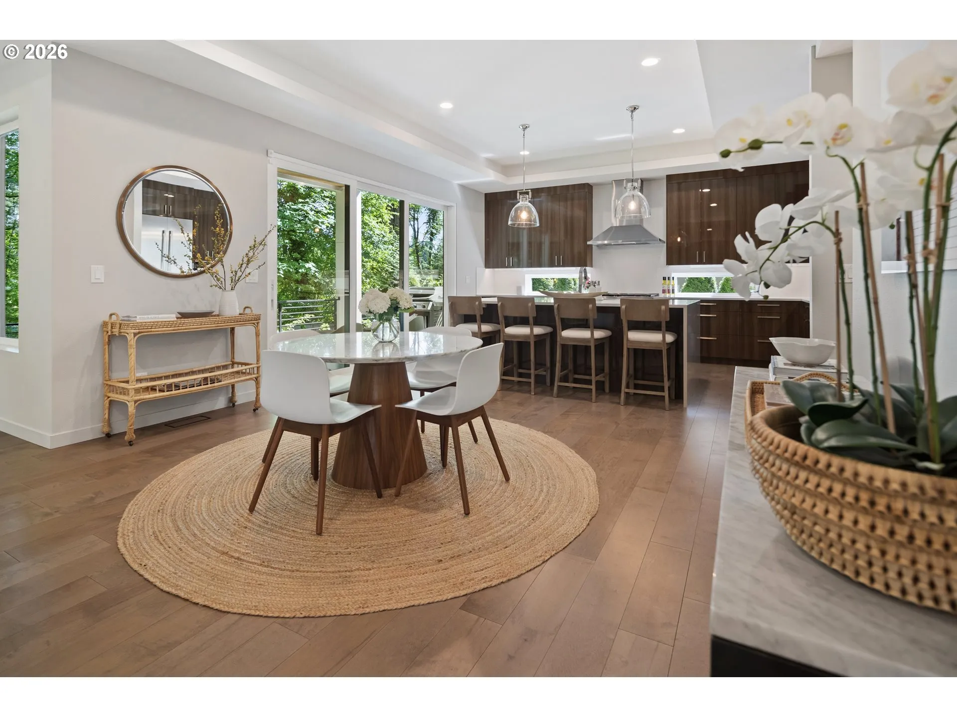 Kitchen-Eating Area