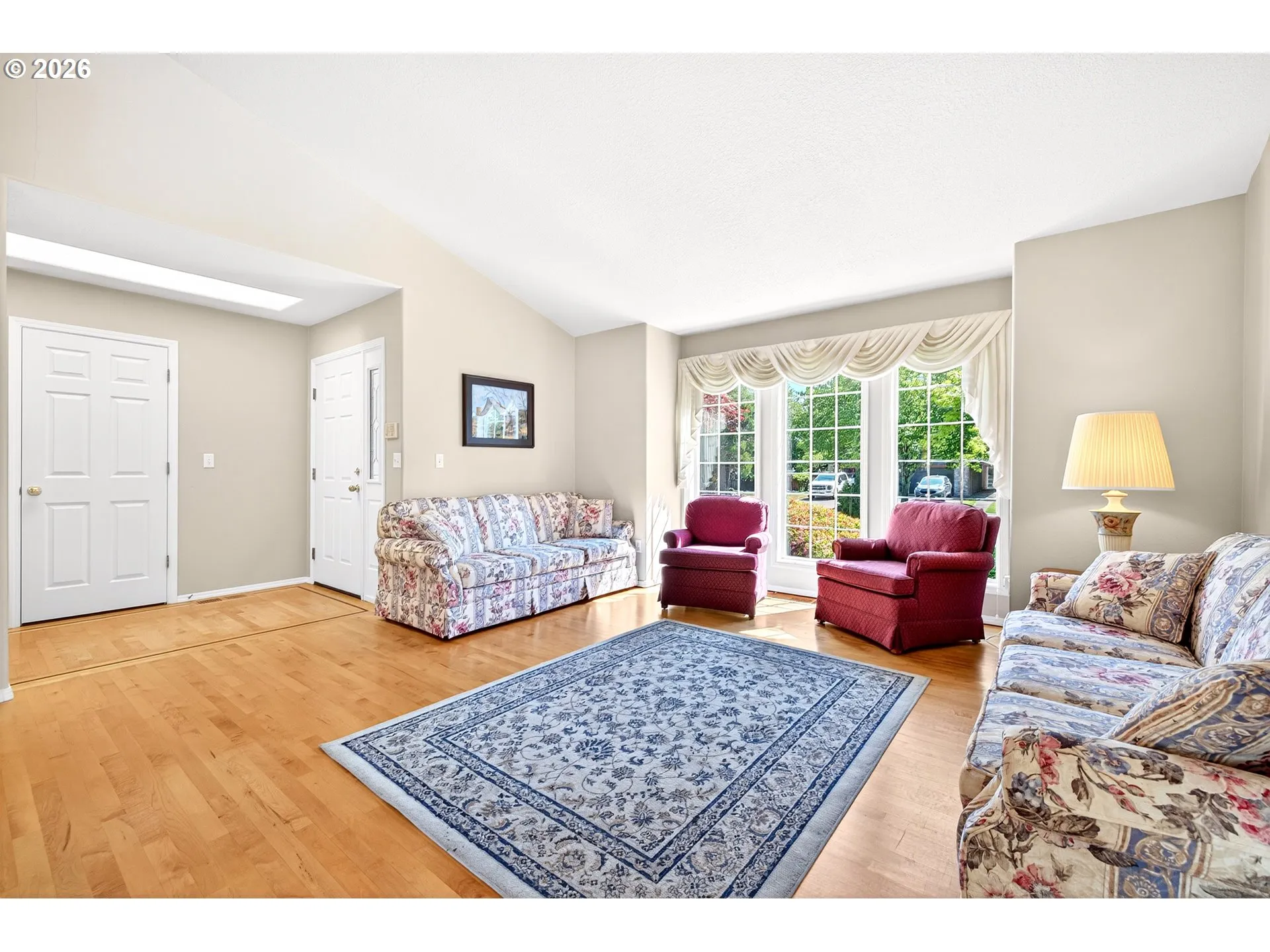 Living Room-Vaulted Ceilings