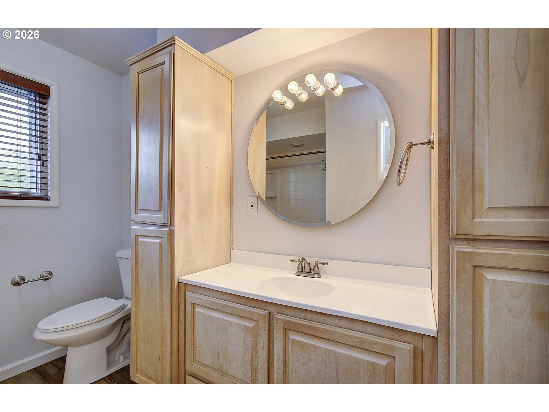 Bathroom-Upper