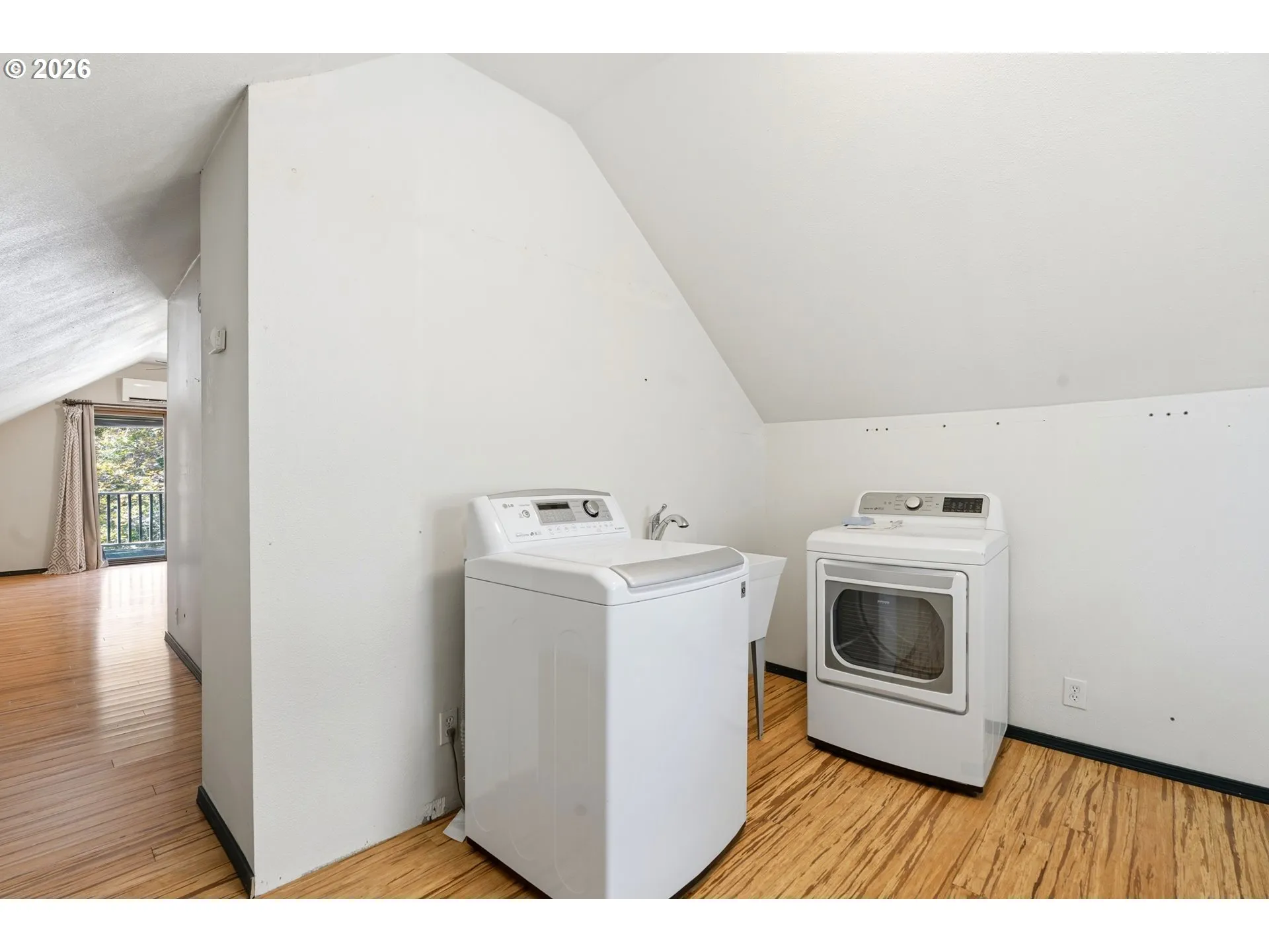 Laundry-Upper