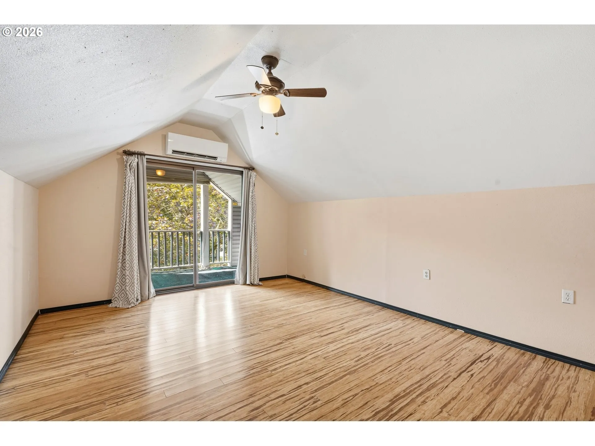 Bedroom, Owner's Suite-Upper