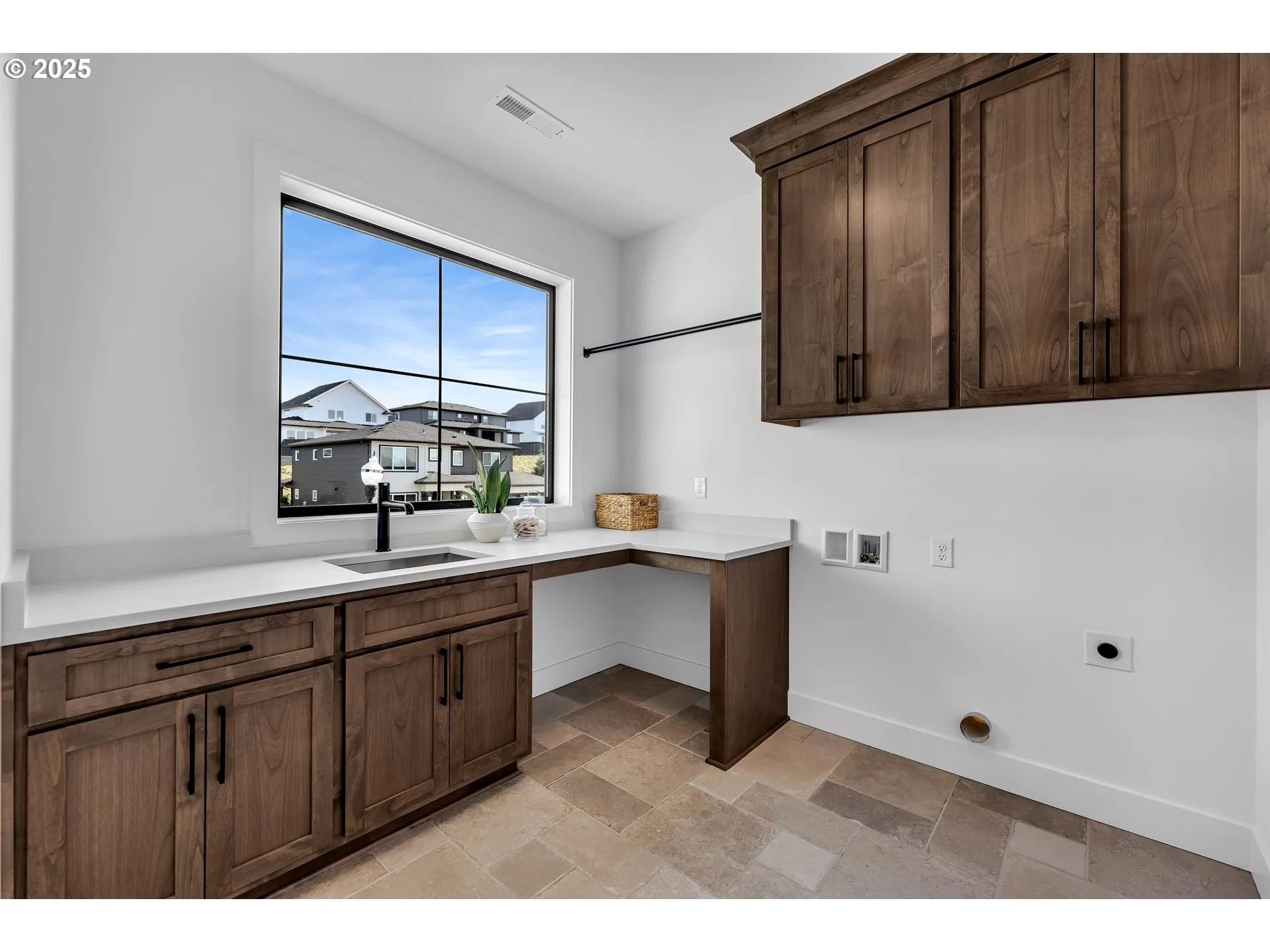 Laundry-Upper
