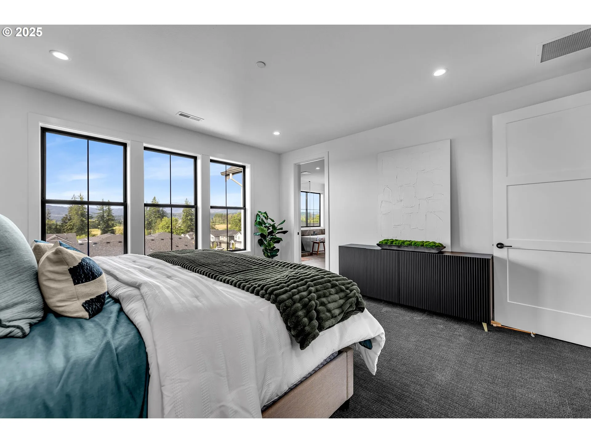Bedroom, Owner's Suite-Walk-In Closet