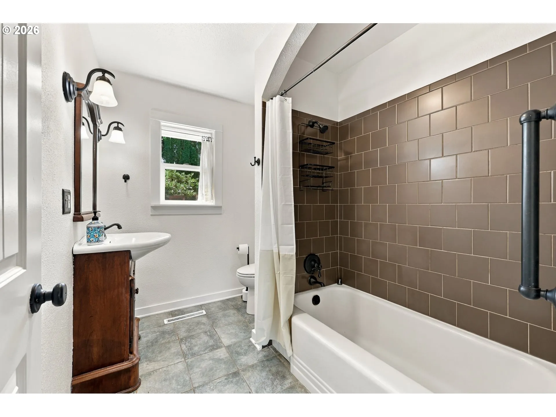 Bathroom-Upper