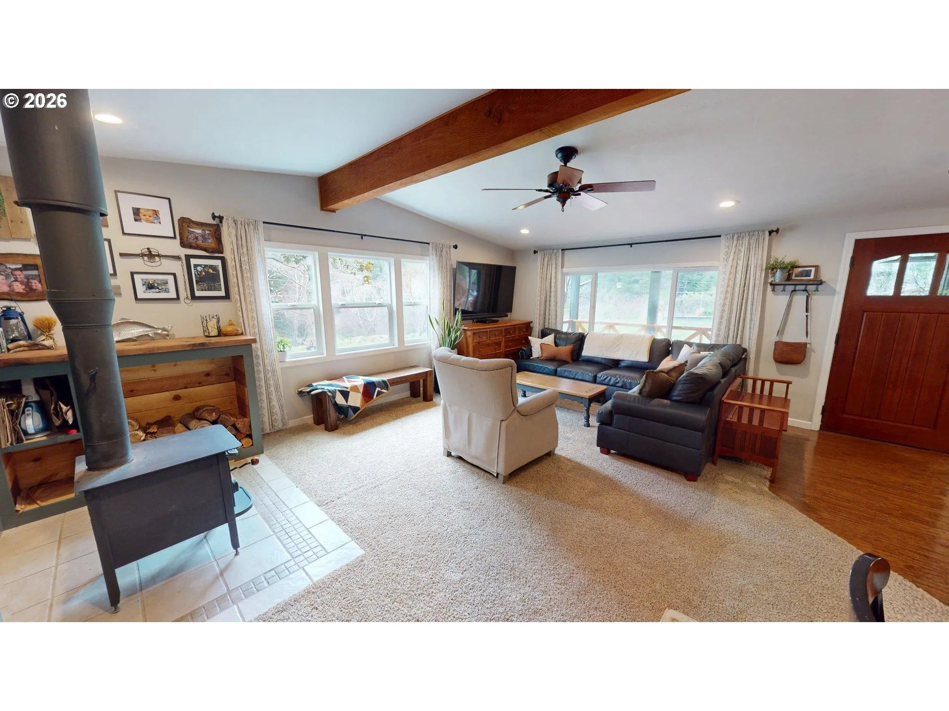 Living Room-Fireplace