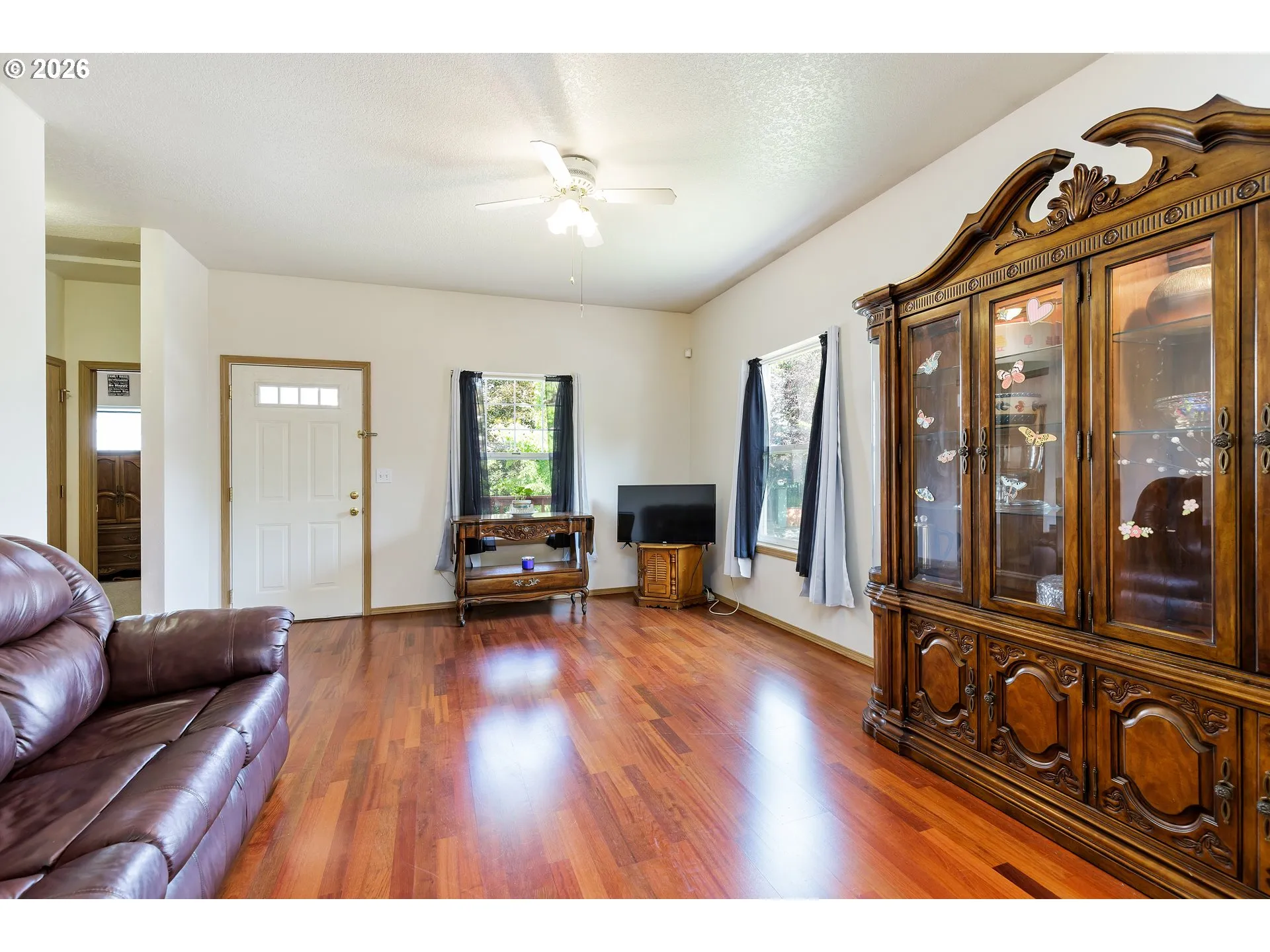 Living Room-Ceiling Fan