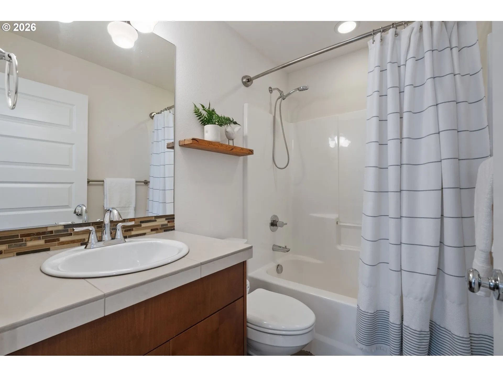 Bathroom-Upper