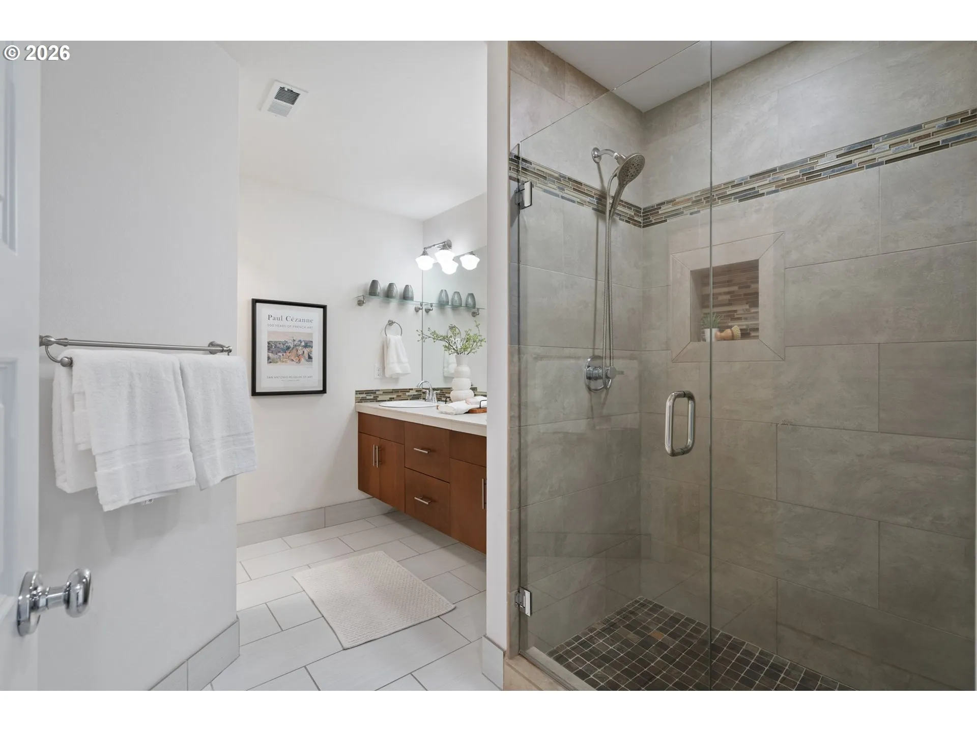 En Suite Bathroom-Upper